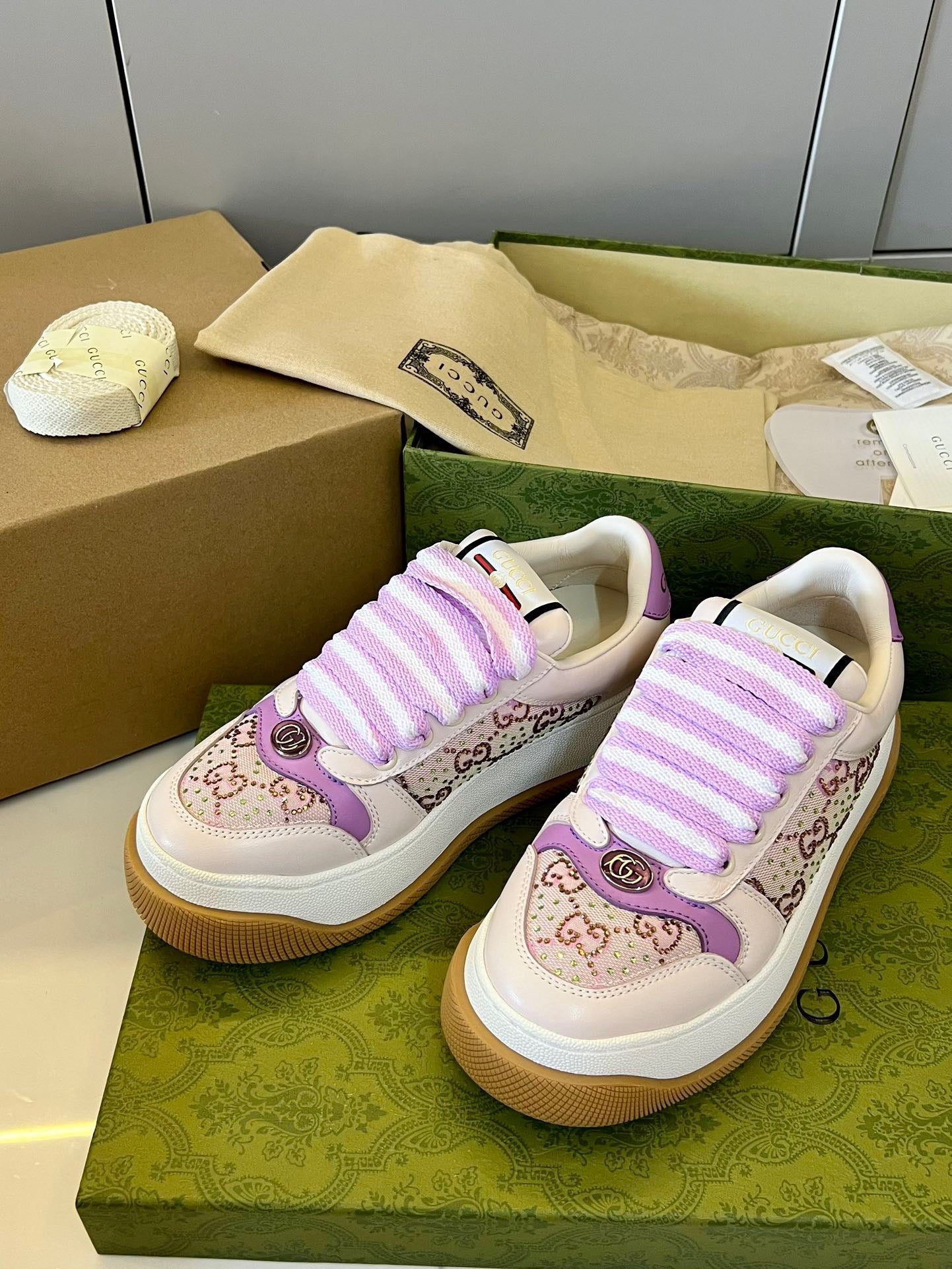 WOMEN'S SCREENER SNEAKER