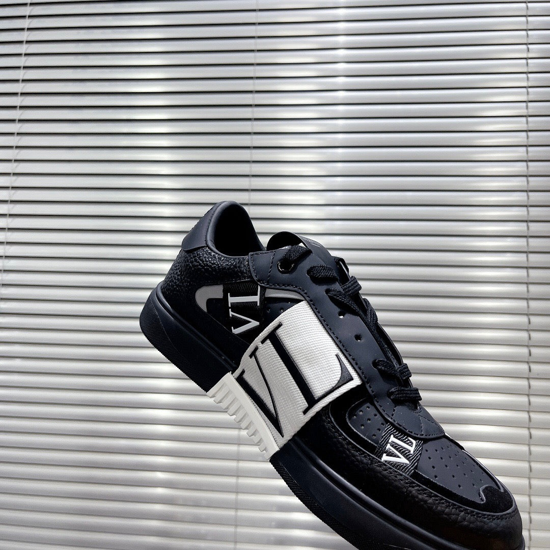 GaravaniVL7N logo-print strap sneakers