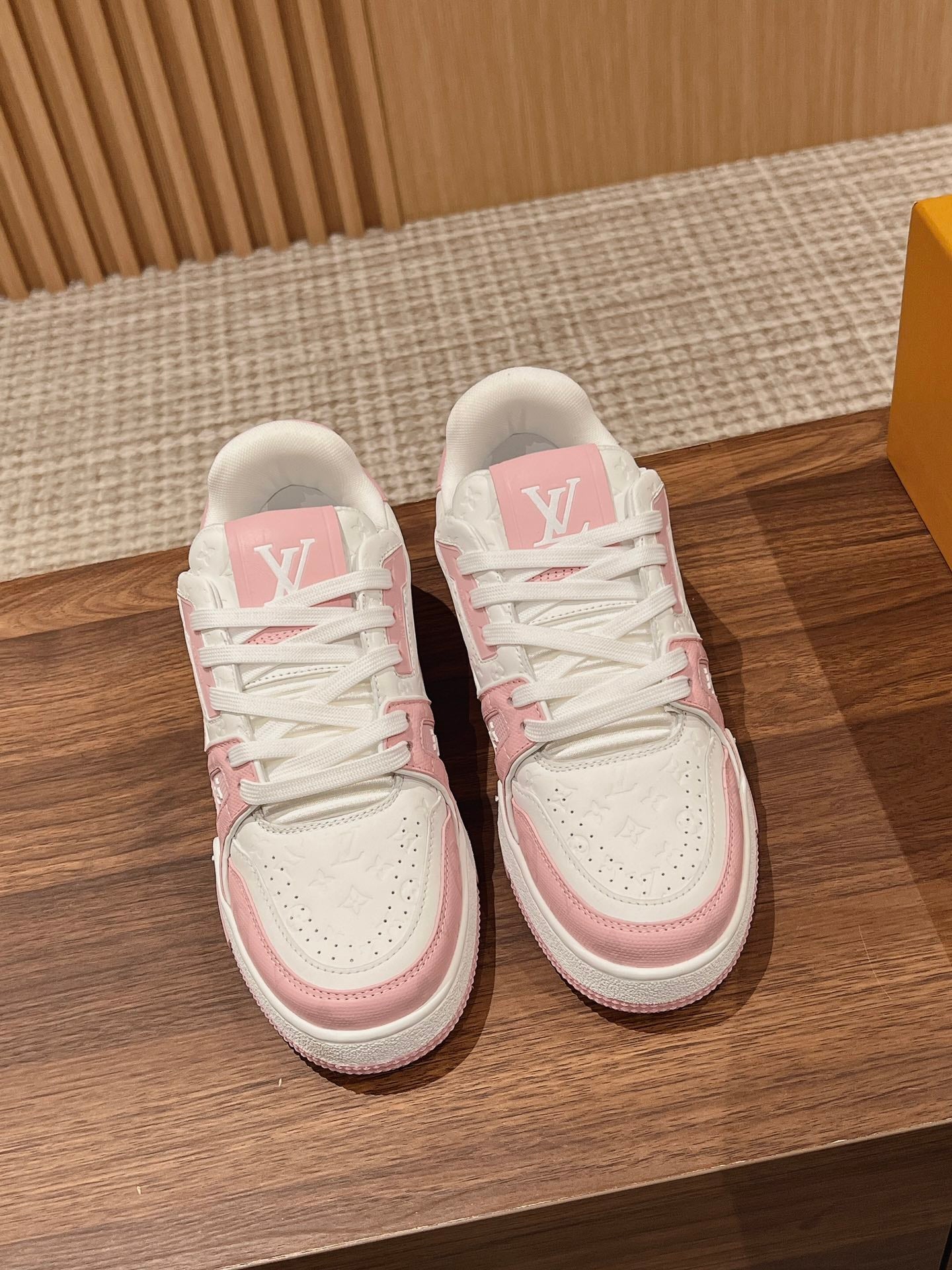 TrainerPink Rose