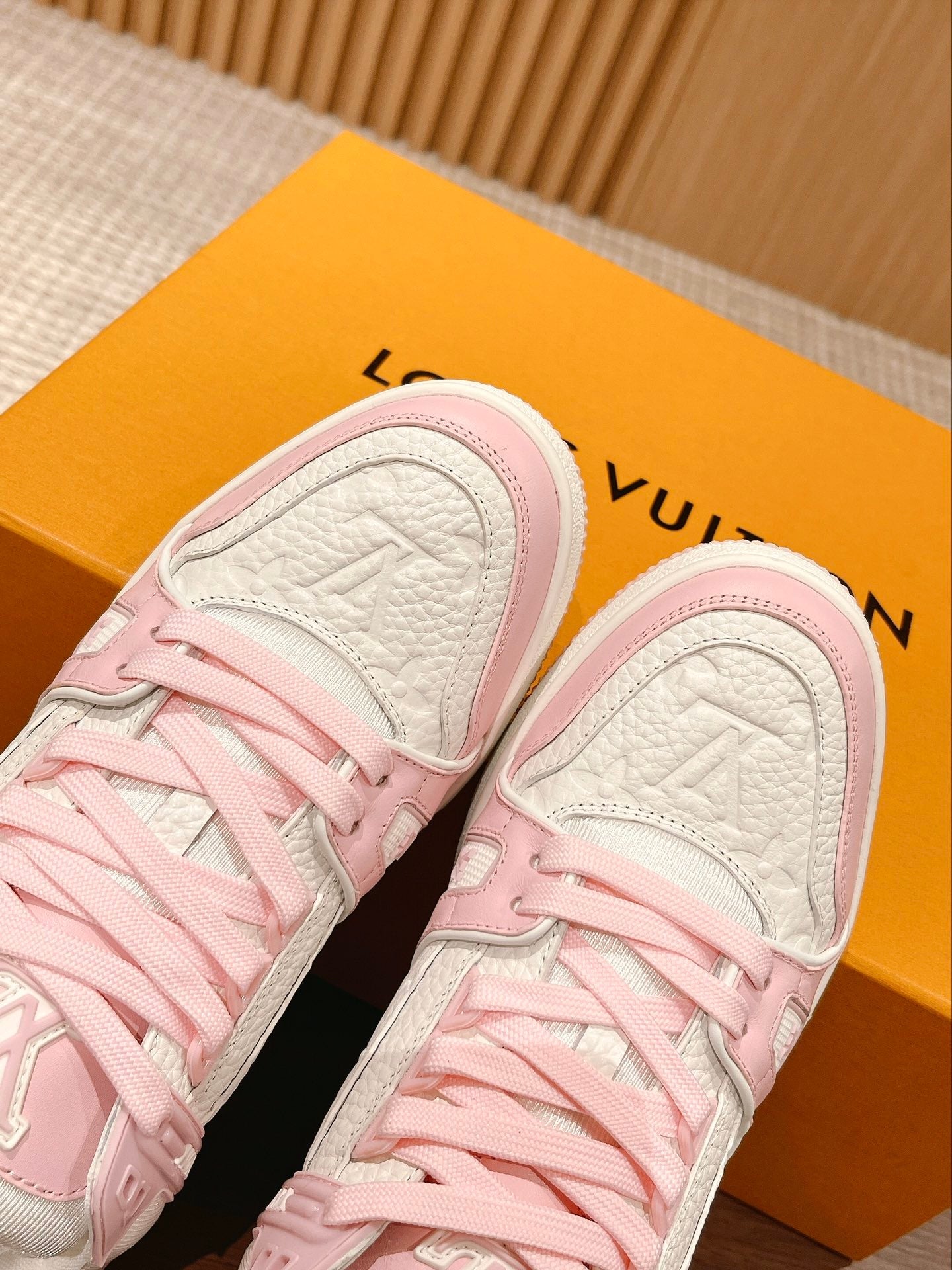 TrainerPink Rose
