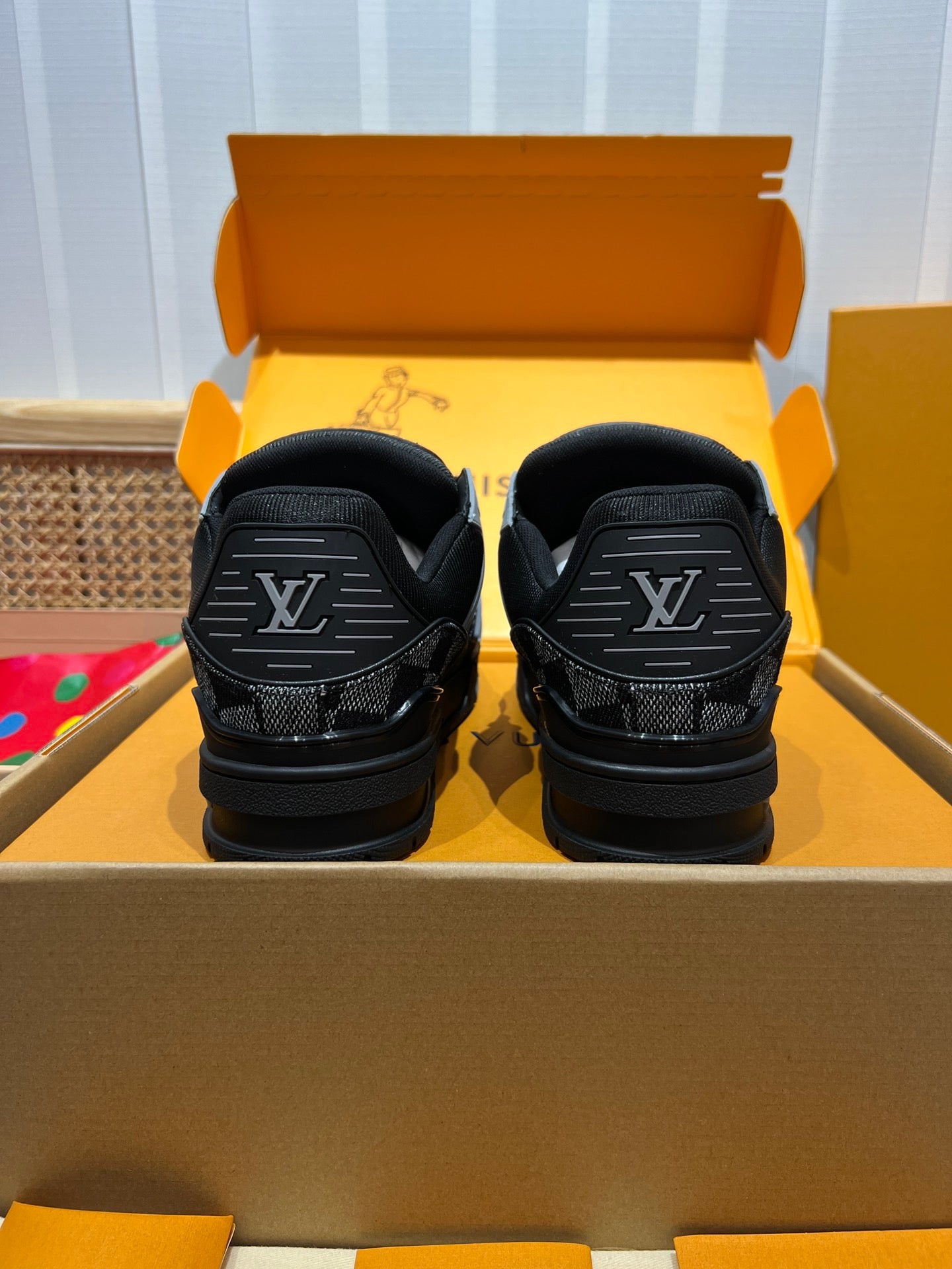 Sneaker