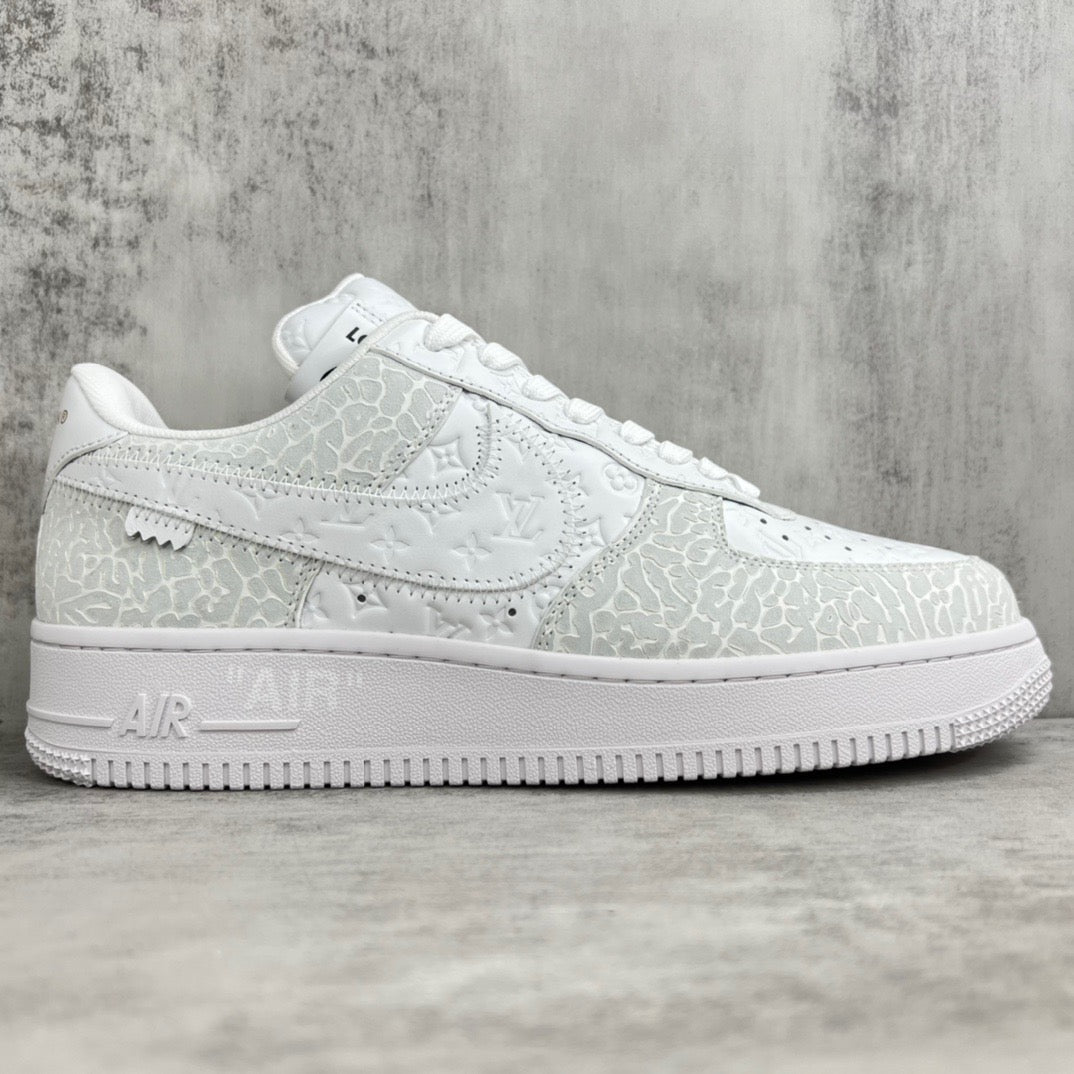 Low sneakers