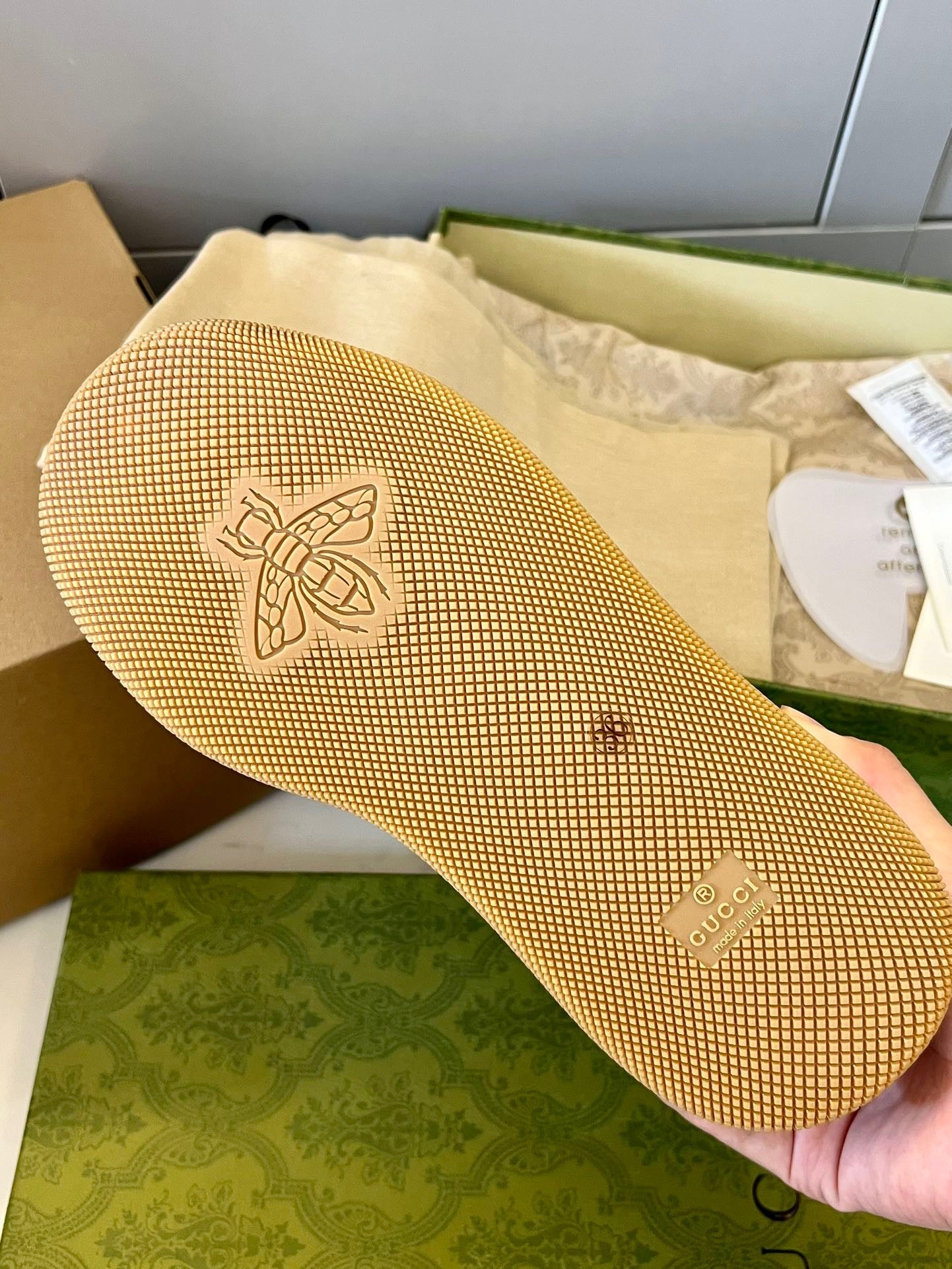 WOMEN'S SCREENER SNEAKER
