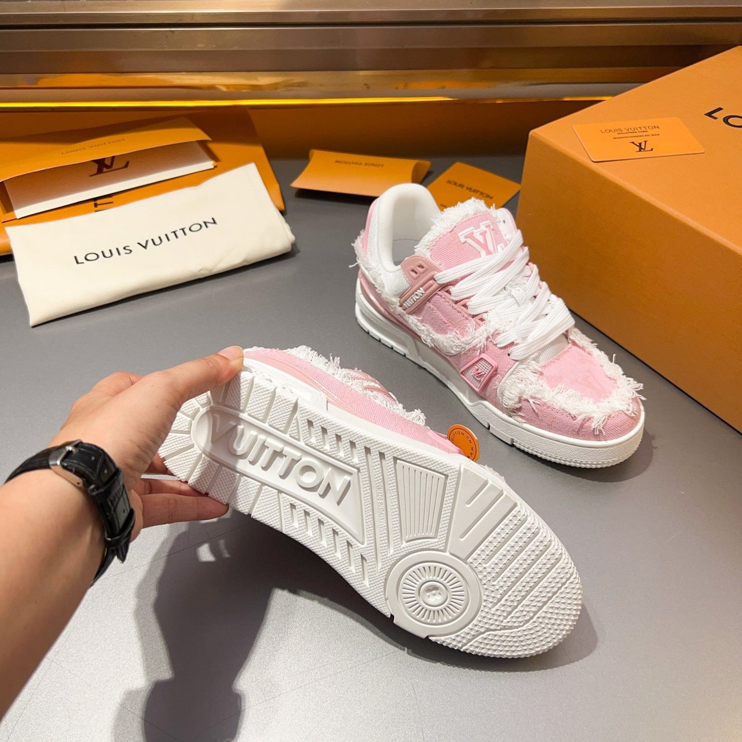 TRAINER SNEAKER LIGHT PINKFABRIC AND SUEDE