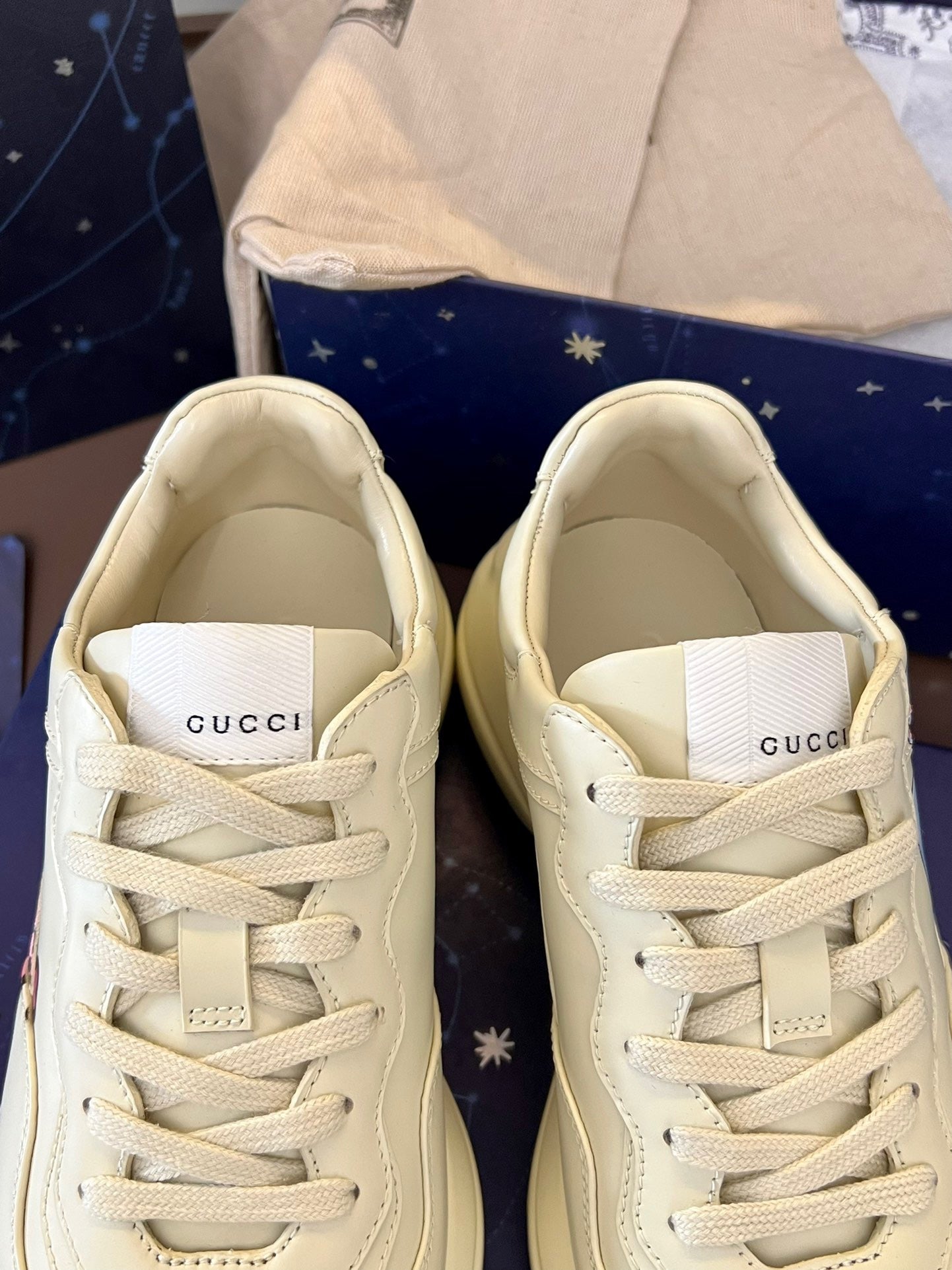 WOMEN'S RHYTON SNEAKER WITH LOGO