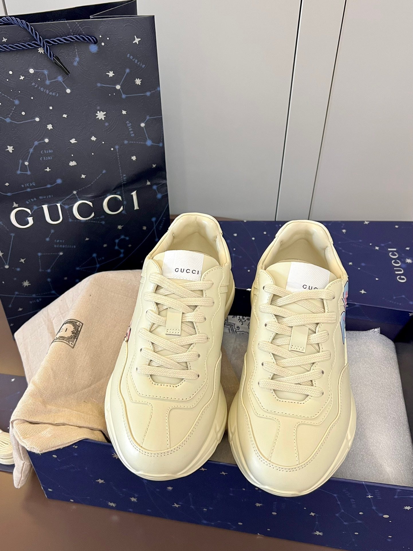 WOMEN'S RHYTON SNEAKER WITH LOGO
