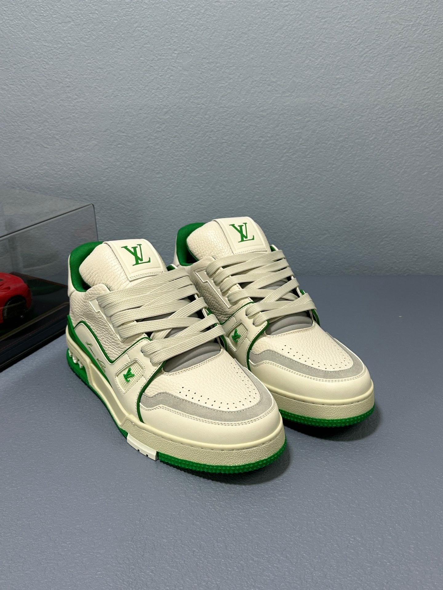 Sneaker