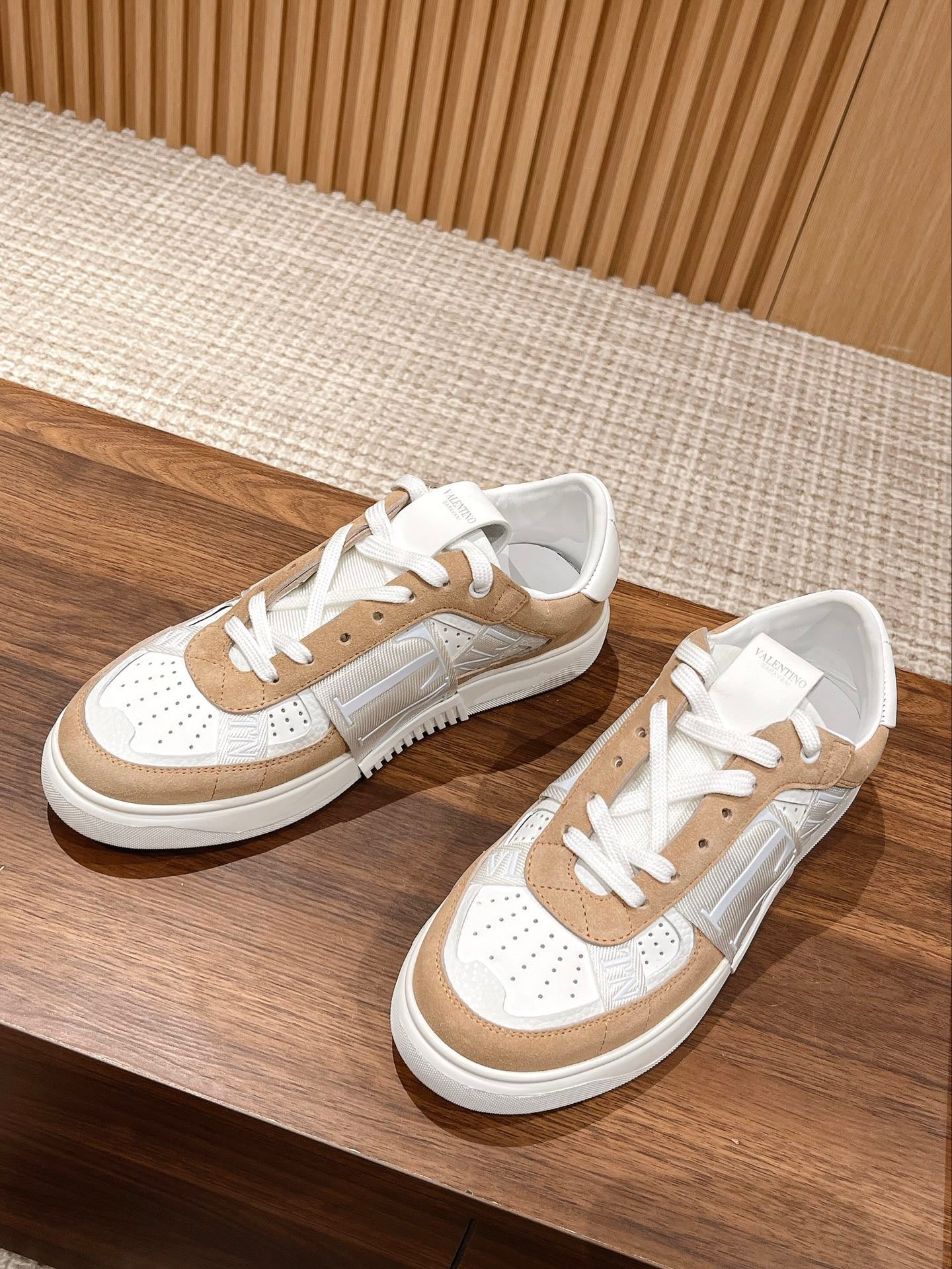 Garavani VL7N logo-print strap sneakers