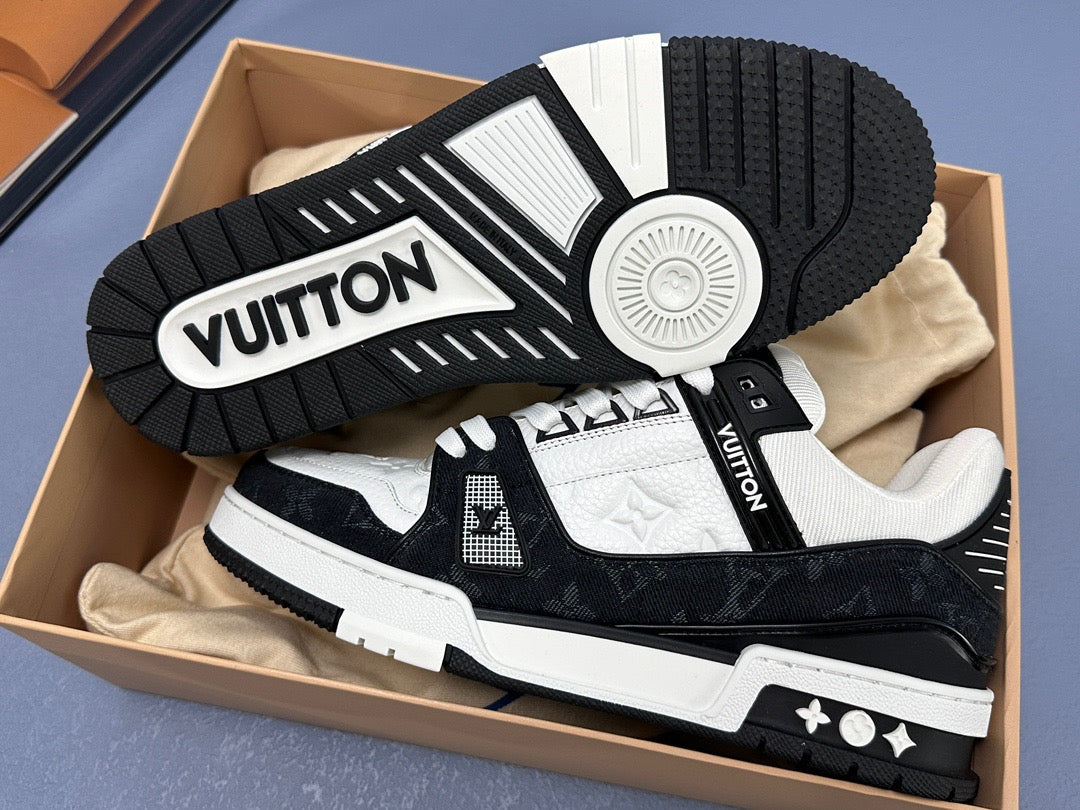 Sneaker