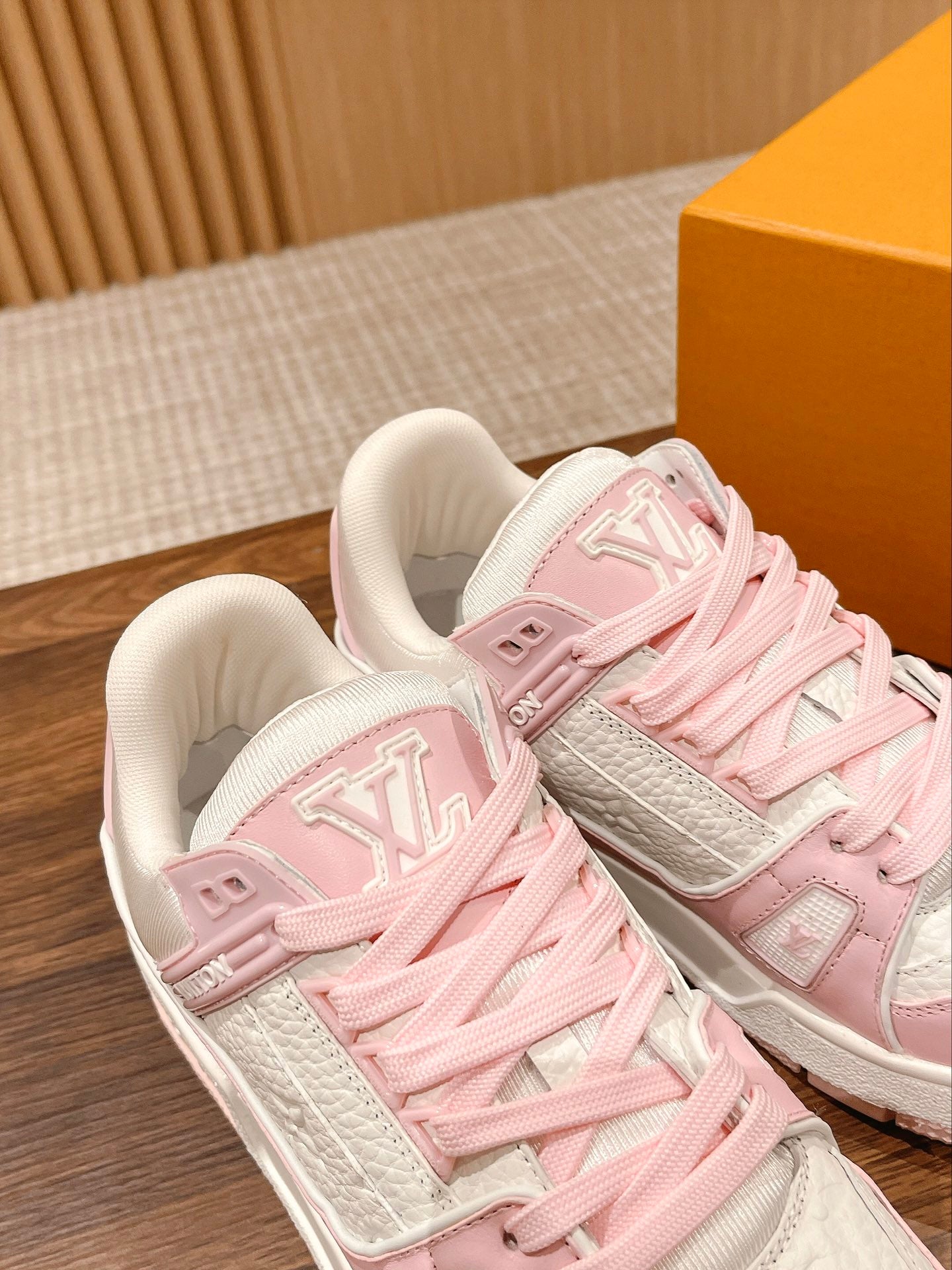 TrainerPink Rose