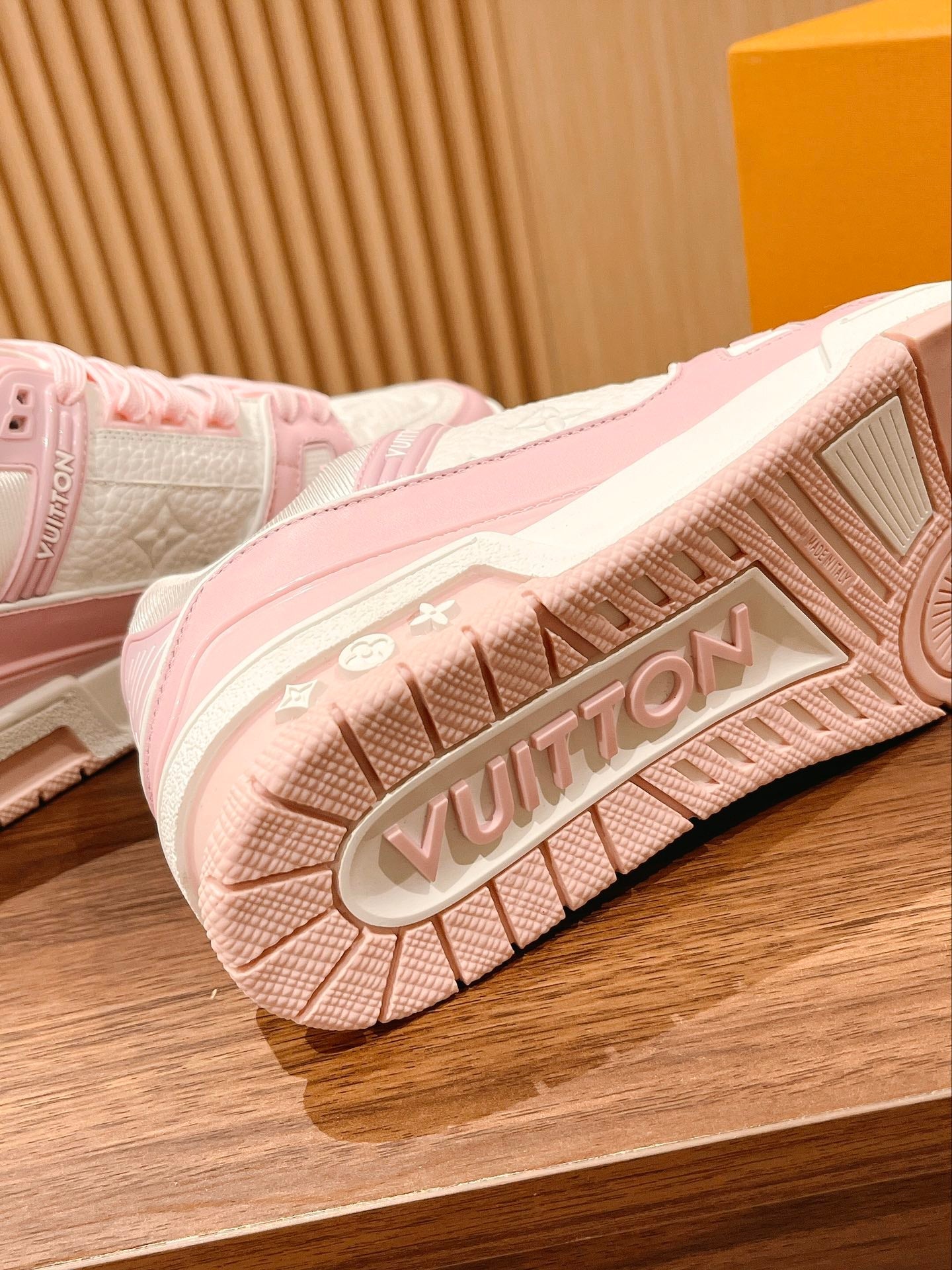 TrainerPink Rose