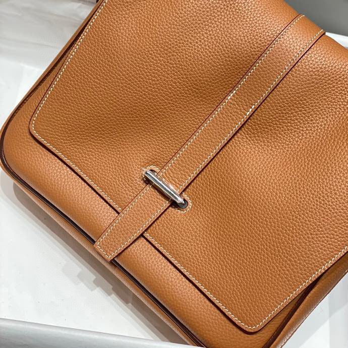 Steve light junior messenger bag
