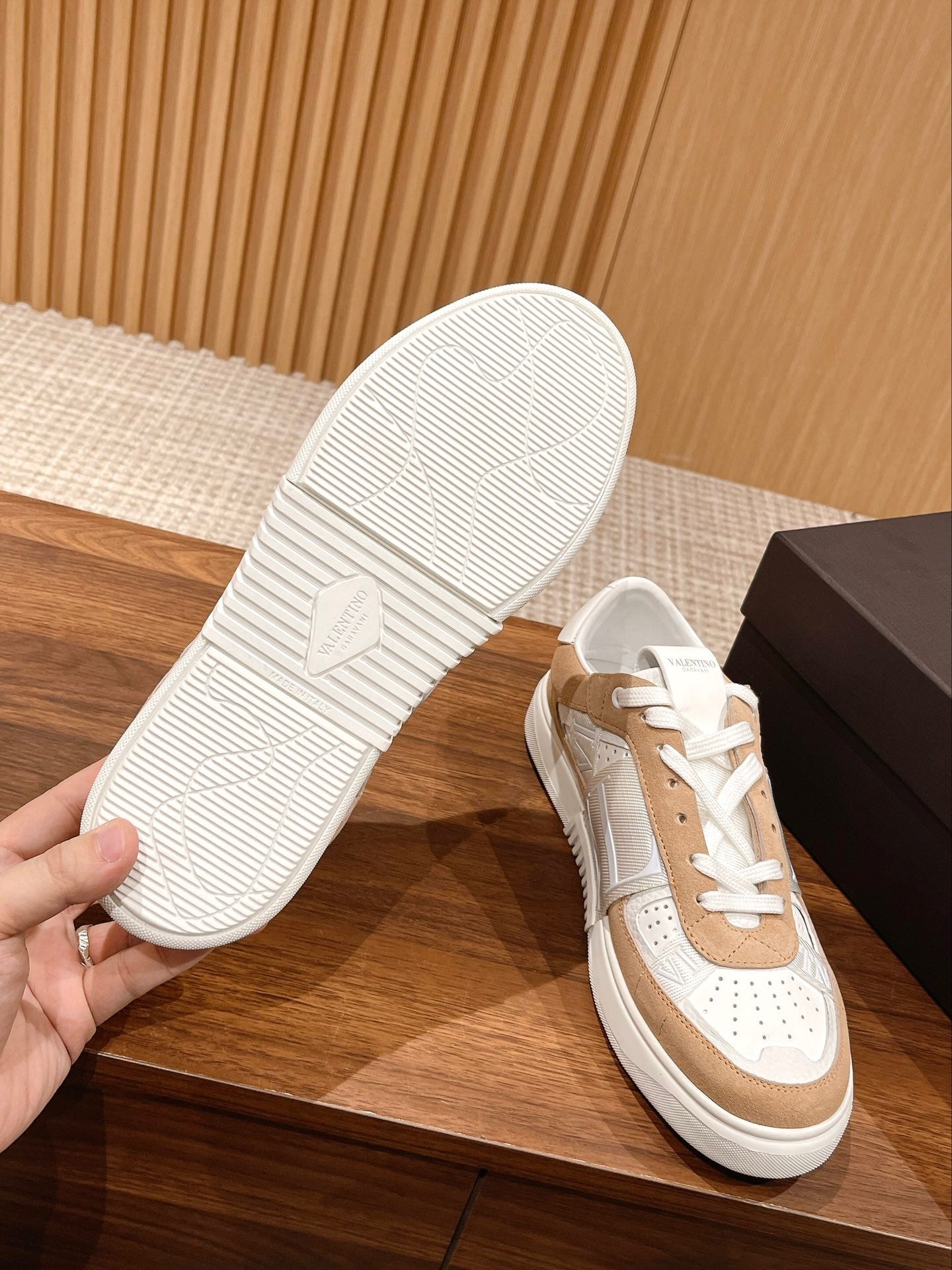 Garavani VL7N logo-print strap sneakers