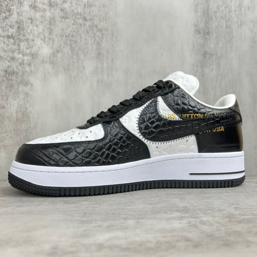 Low sneakers