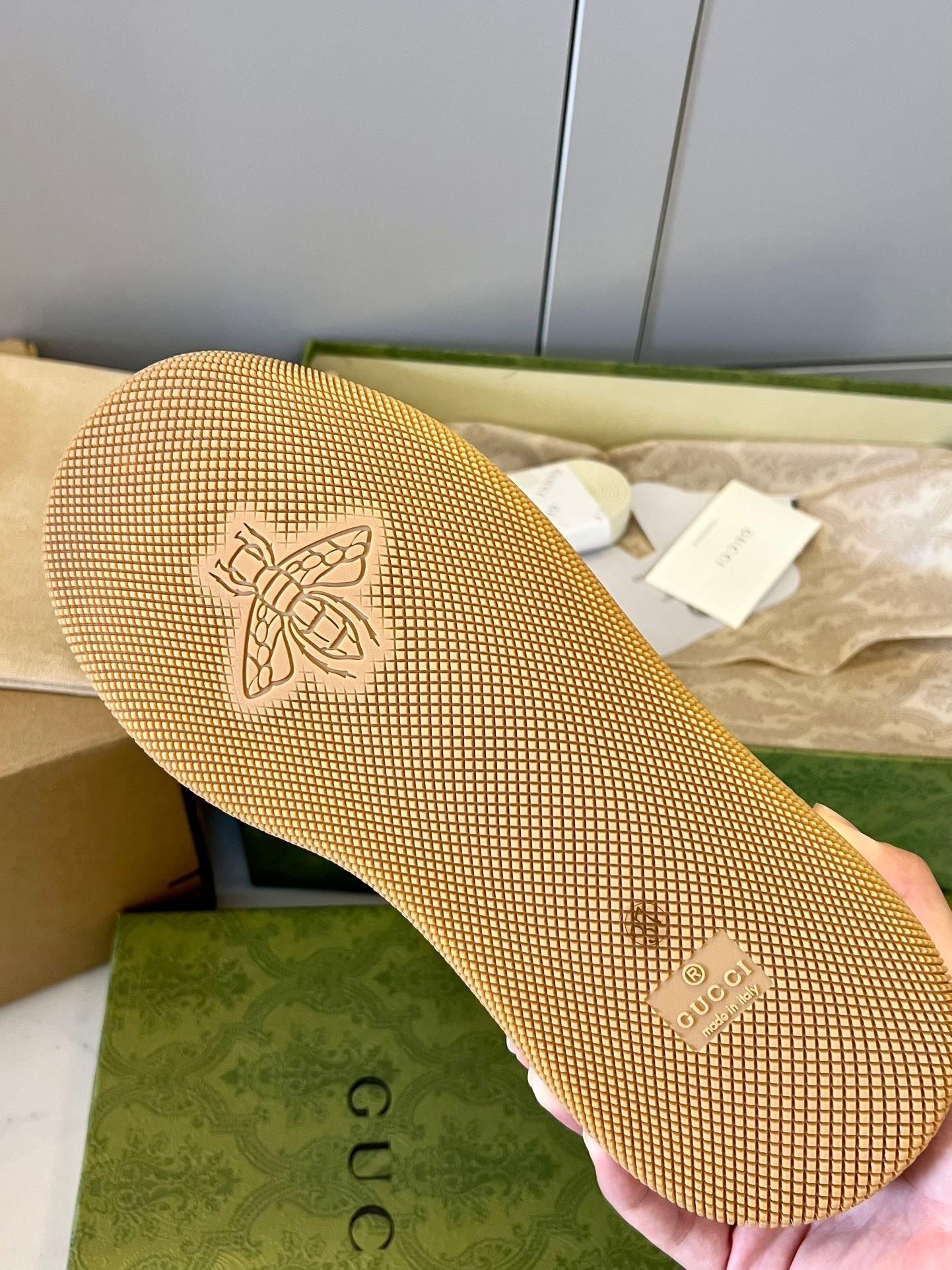 WOMEN'S SCREENER SNEAKER
