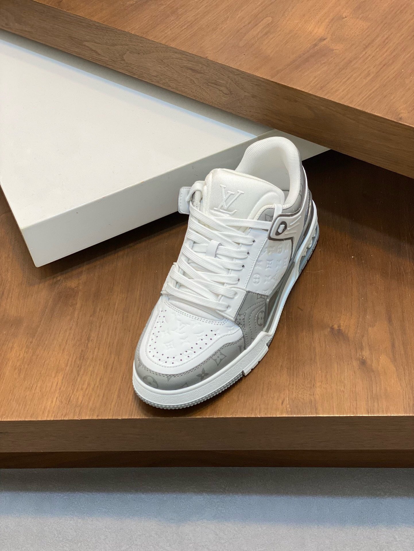 Trainer Grey White Sneaker
