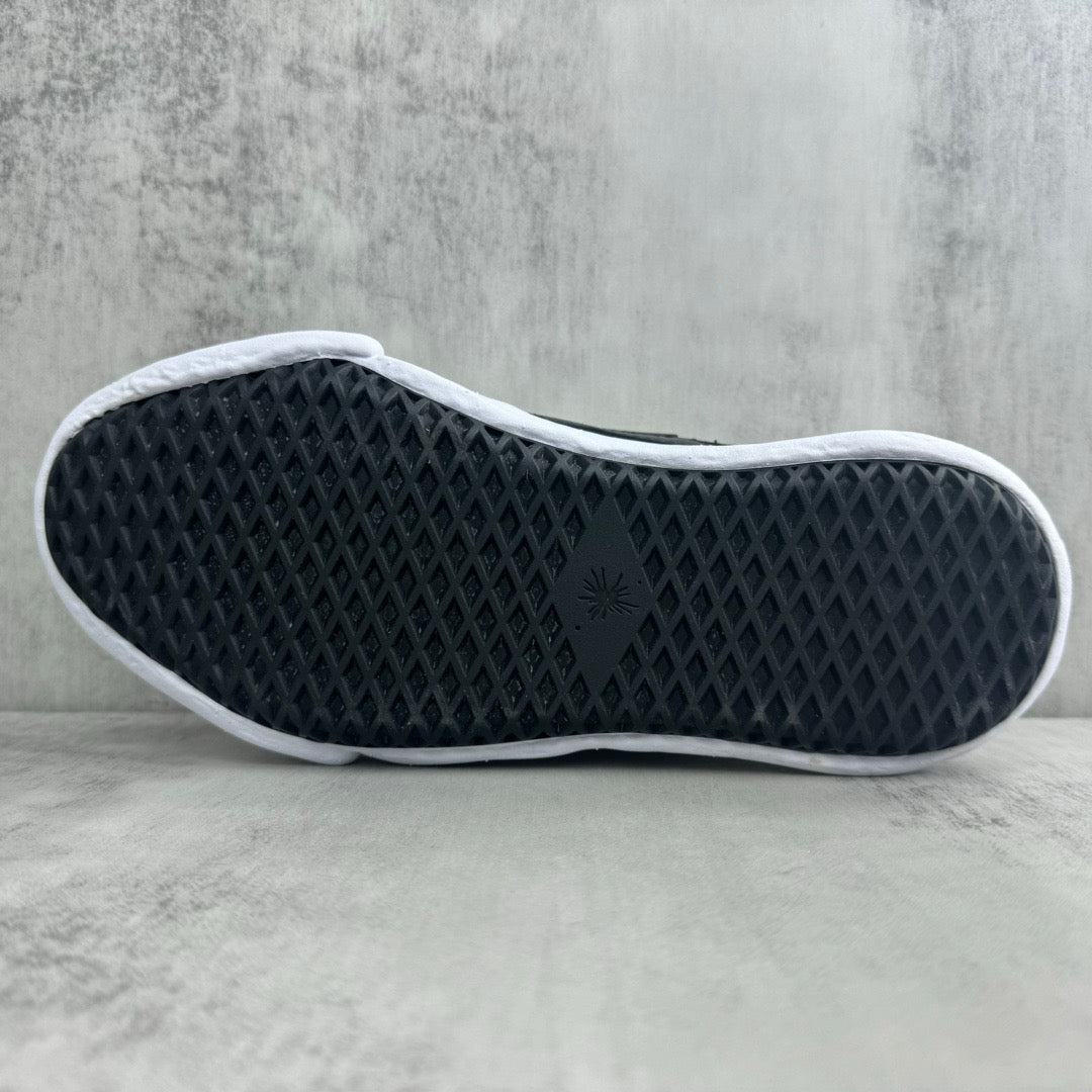 AM Sneaker