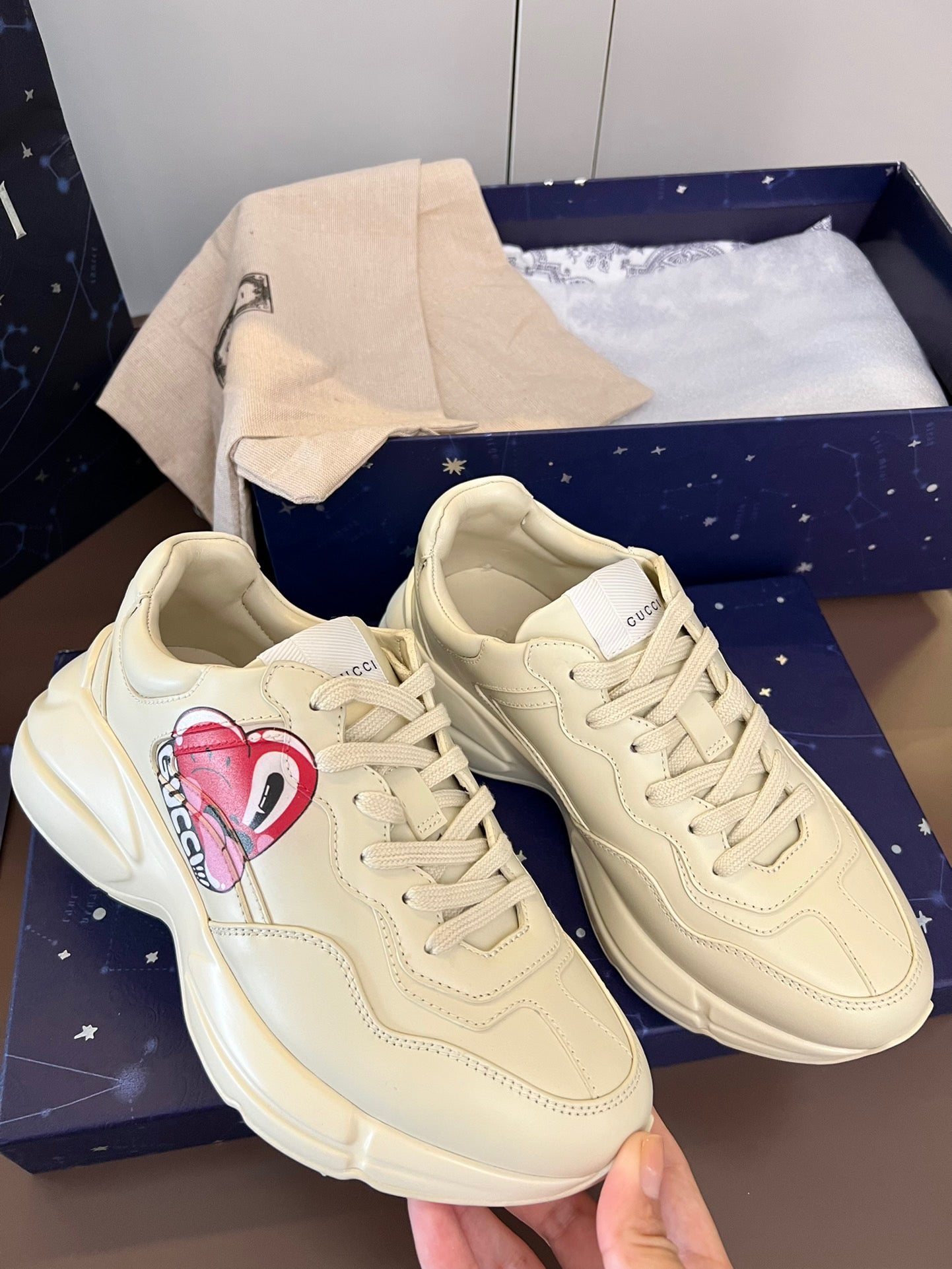 WOMEN'S RHYTON SNEAKER WITH LOGO