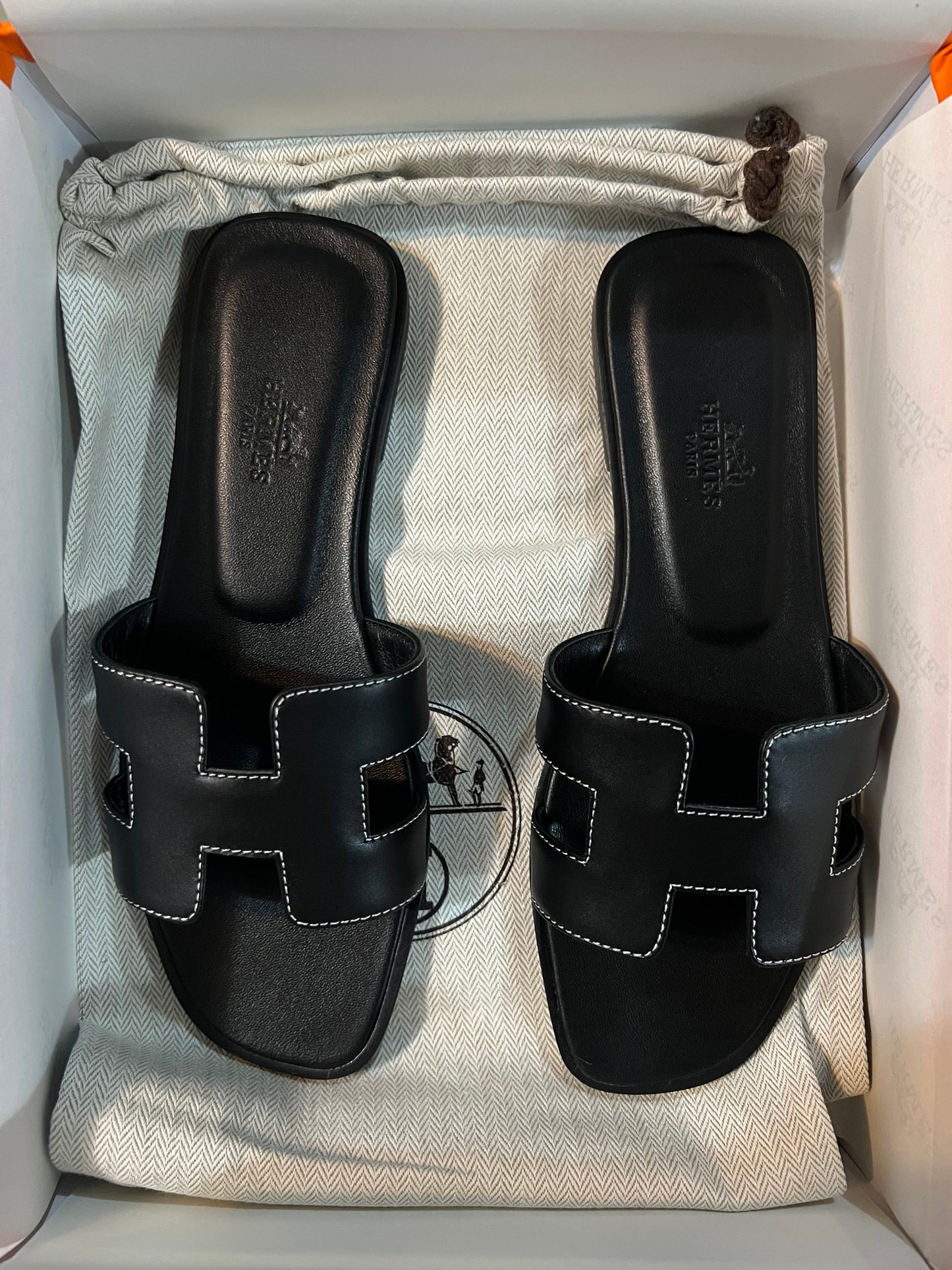 ORAN SANDALS (BLACK)