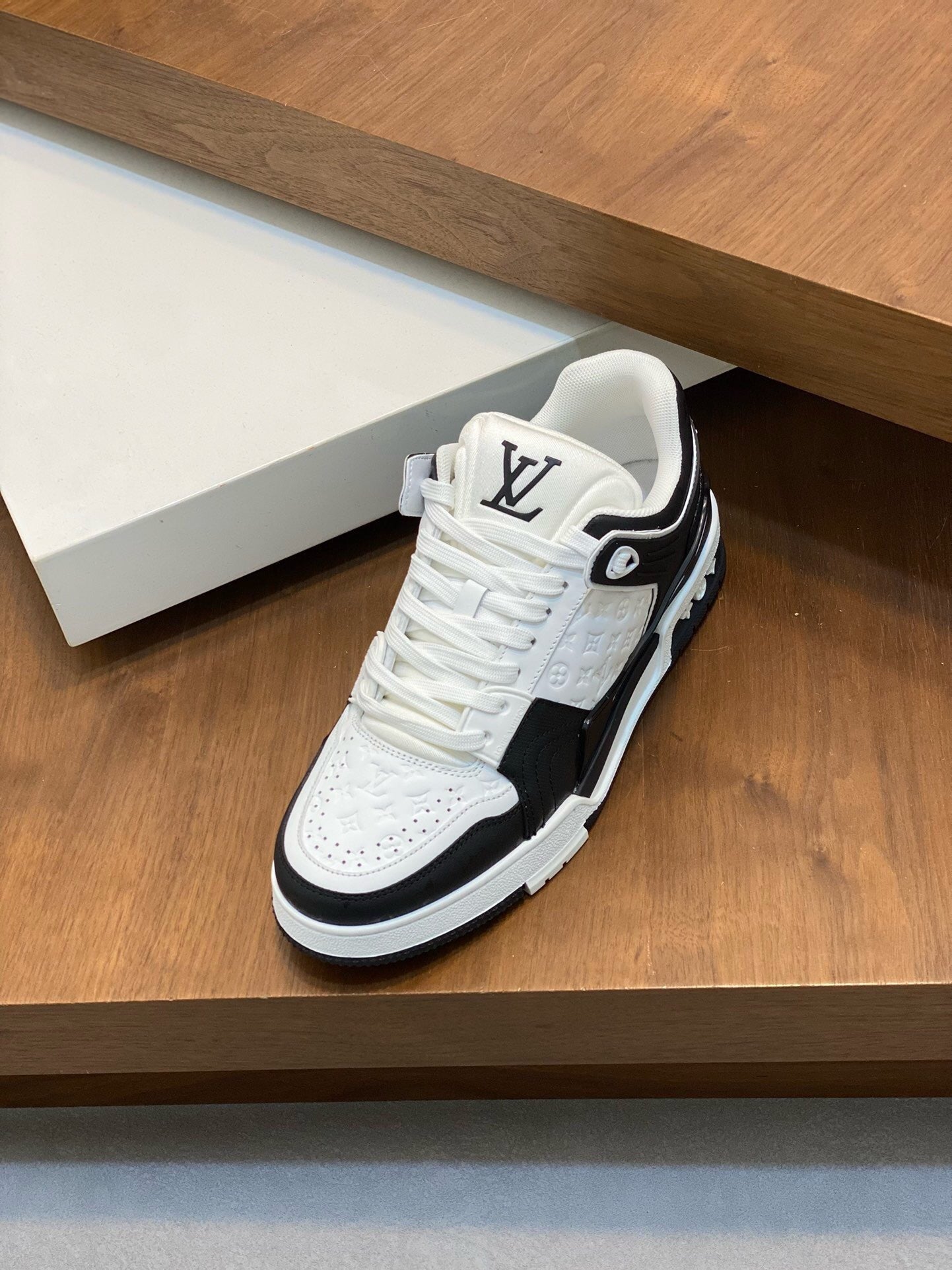 Trainer Grey White Sneaker
