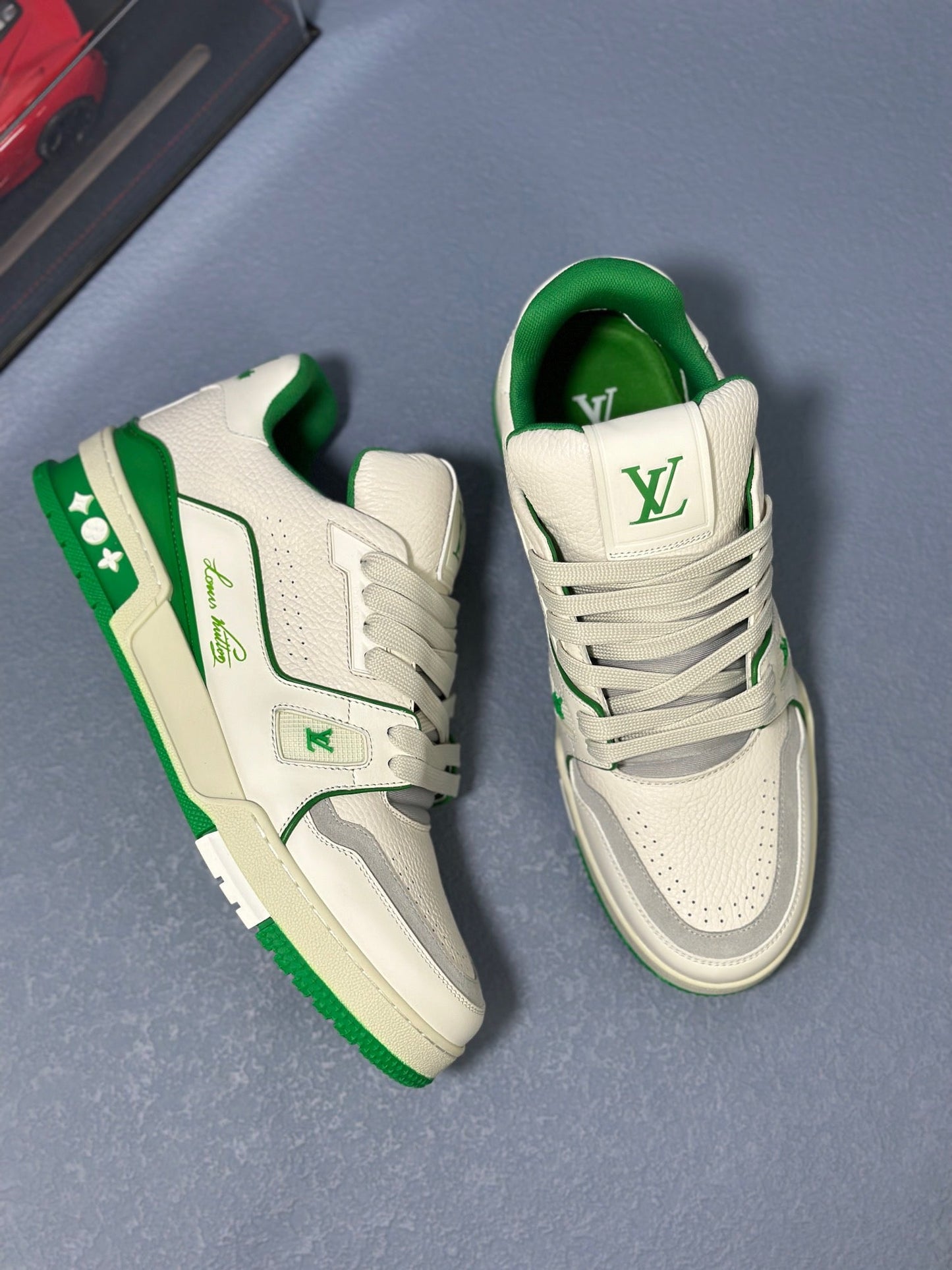 Sneaker