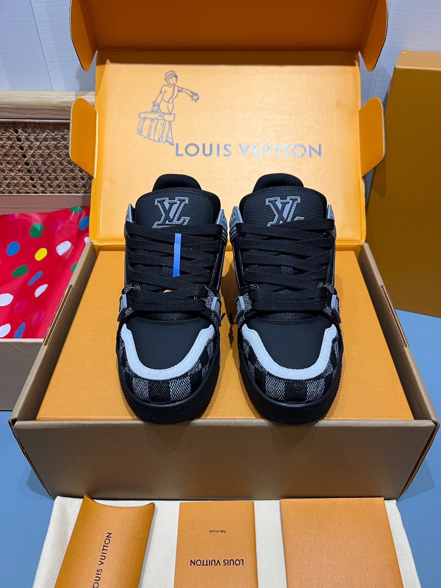 Sneaker