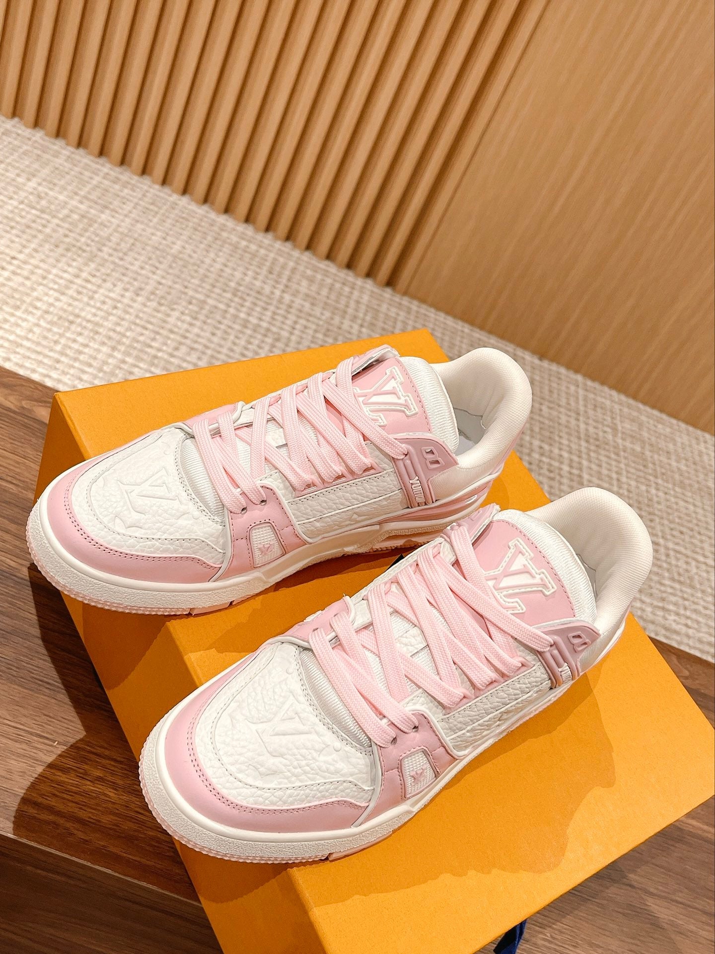 TrainerPink Rose