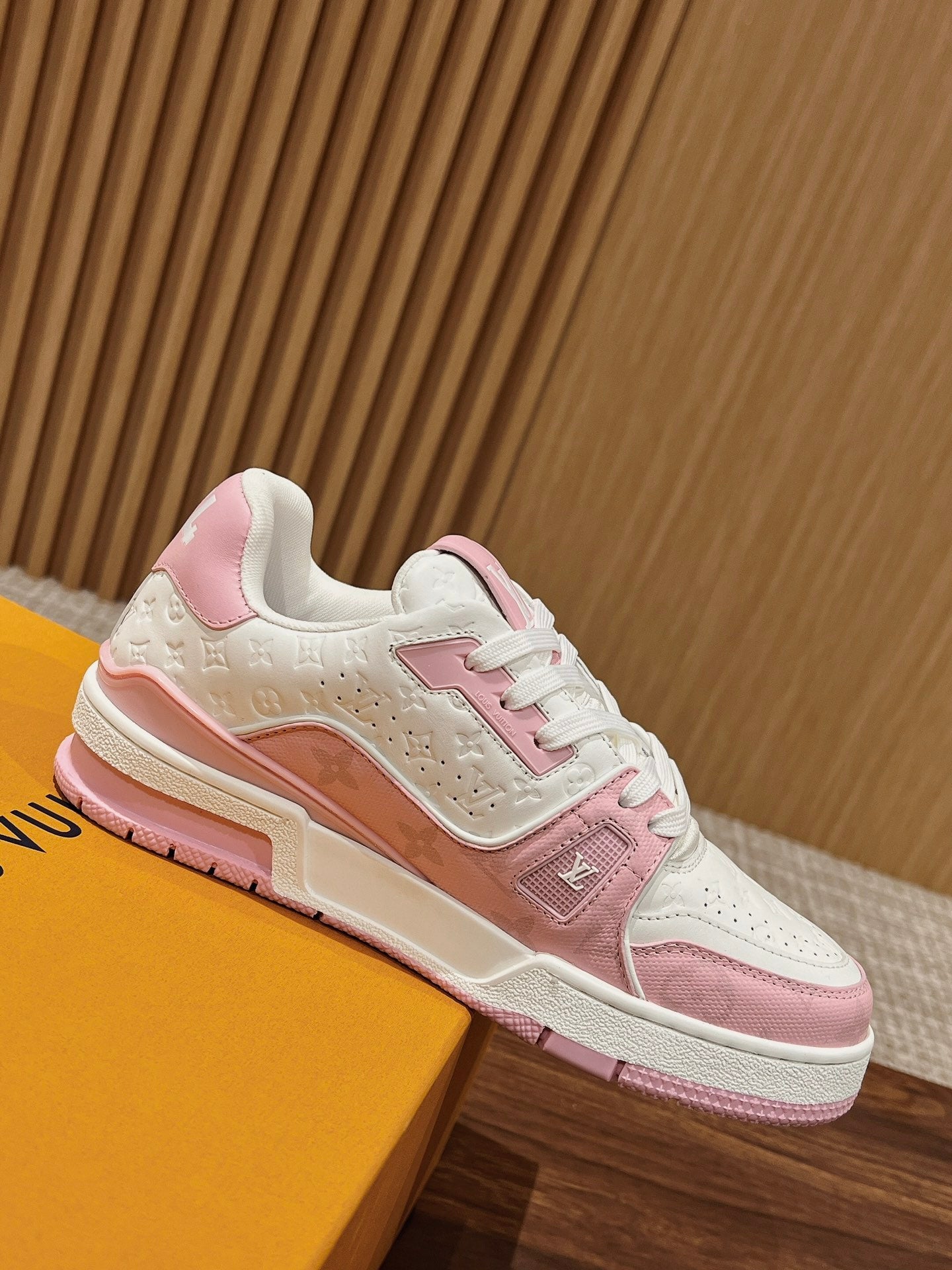 TrainerPink Rose
