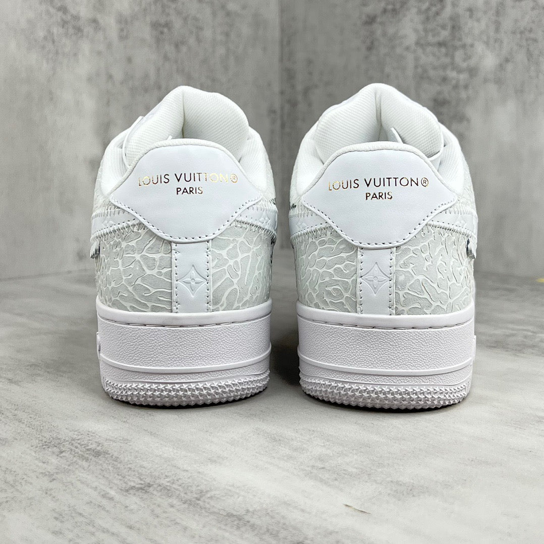 Low sneakers