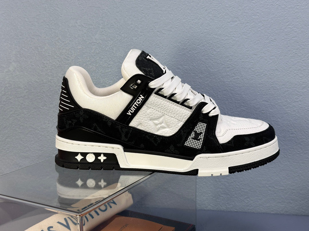 Sneaker