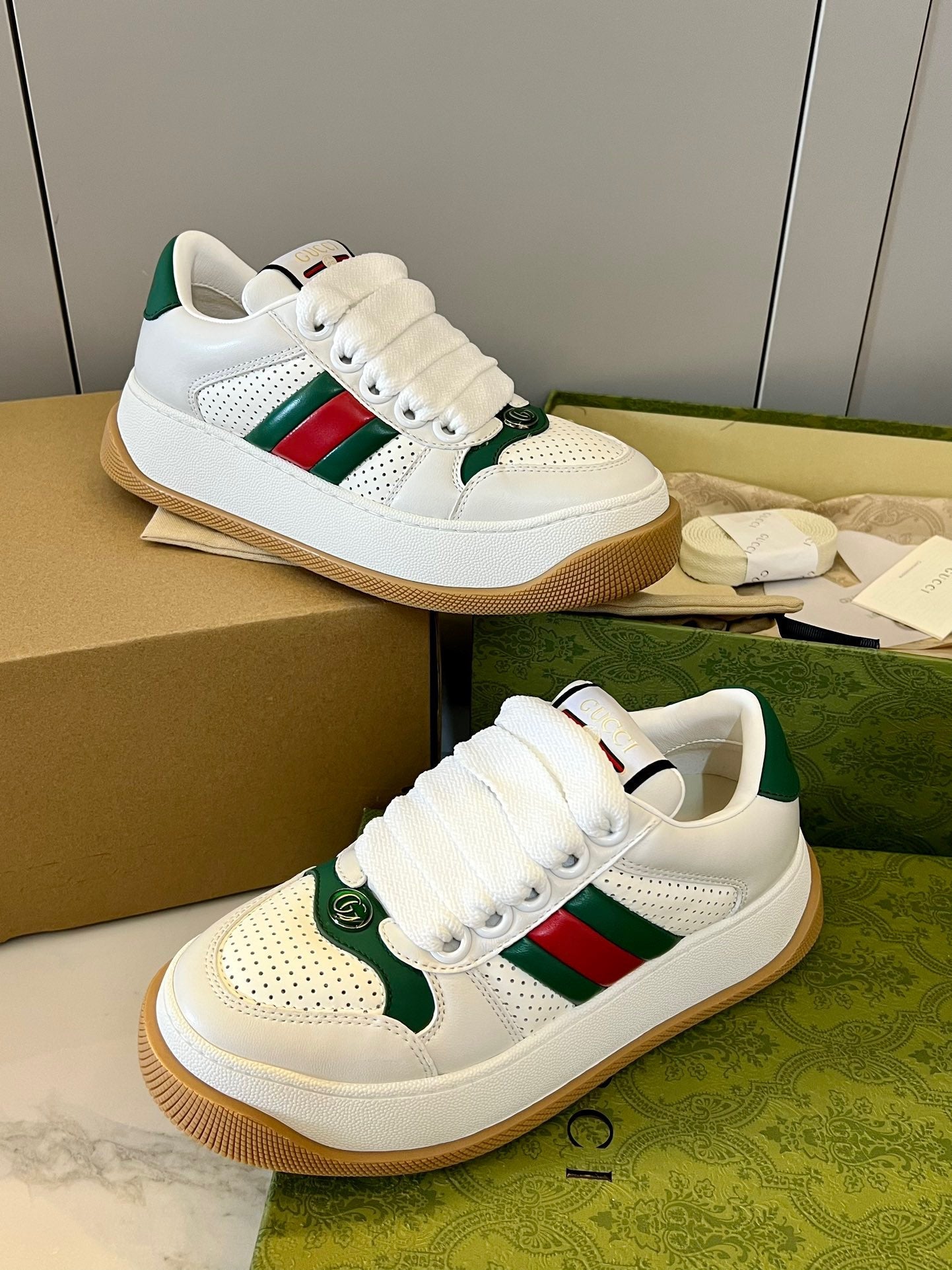 WOMEN'S SCREENER SNEAKER