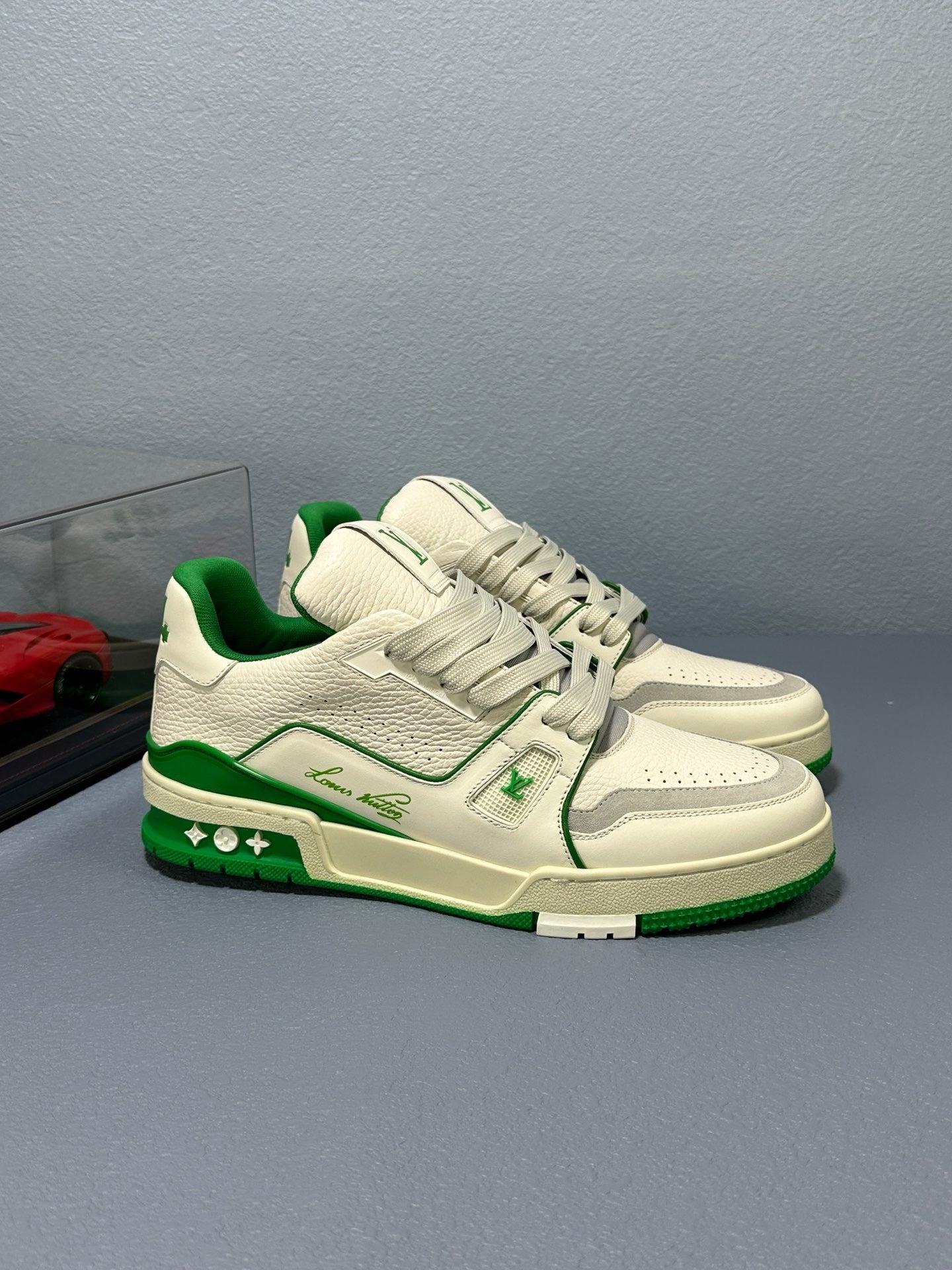 Sneaker