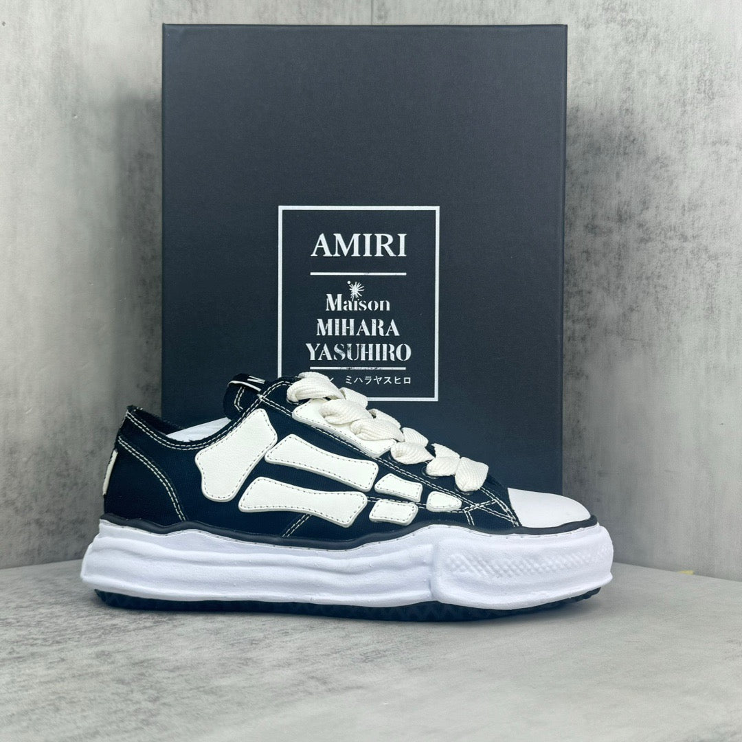 AM Sneaker