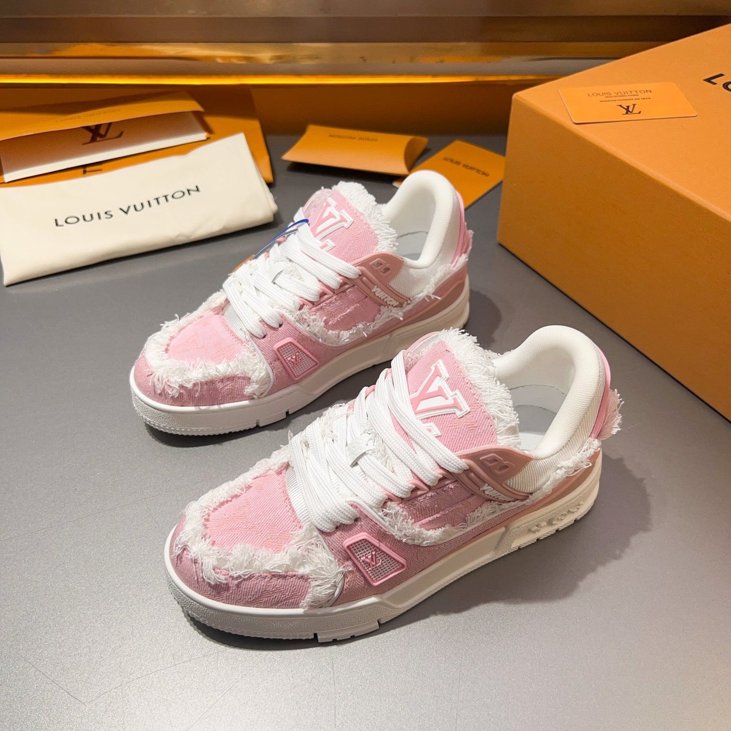 TRAINER SNEAKER LIGHT PINKFABRIC AND SUEDE