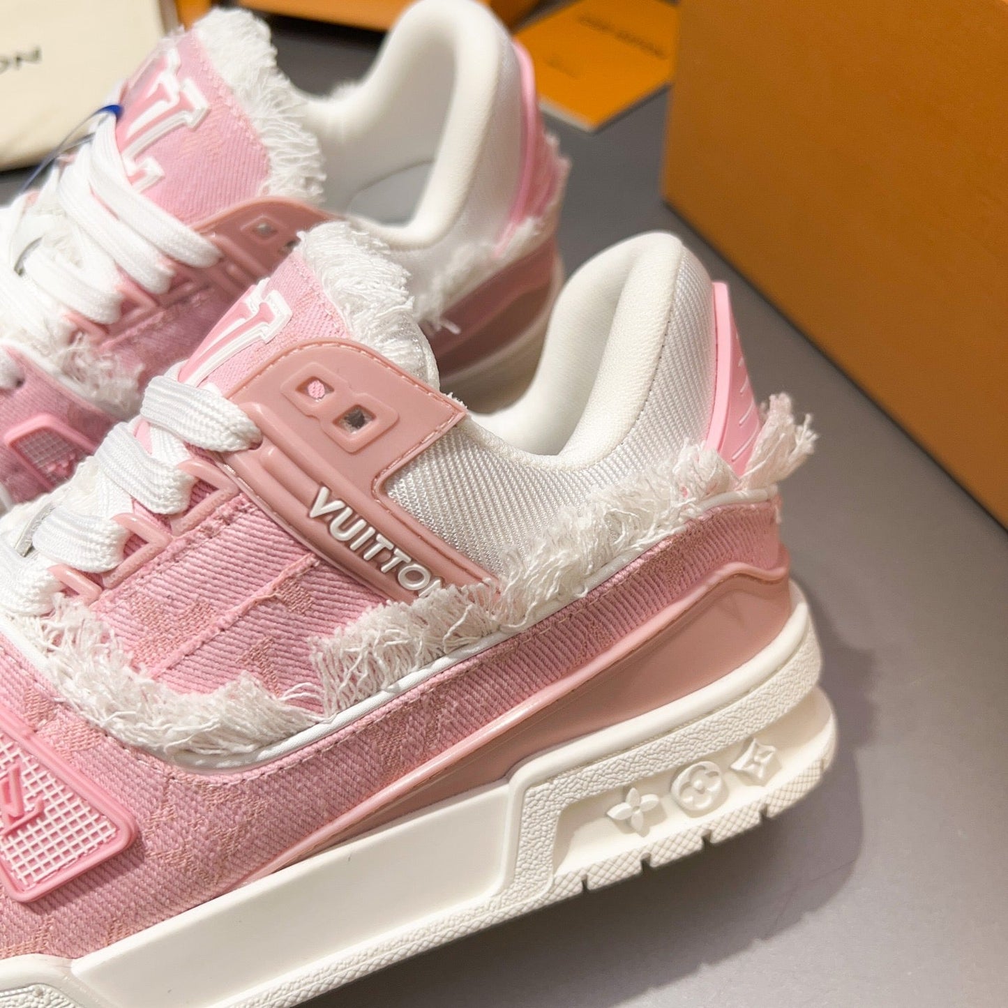 TRAINER SNEAKER LIGHT PINKFABRIC AND SUEDE