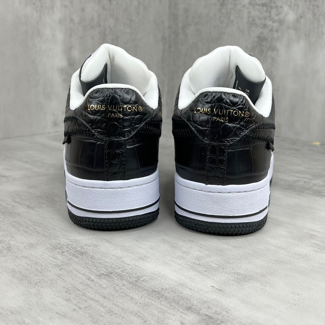 Low sneakers