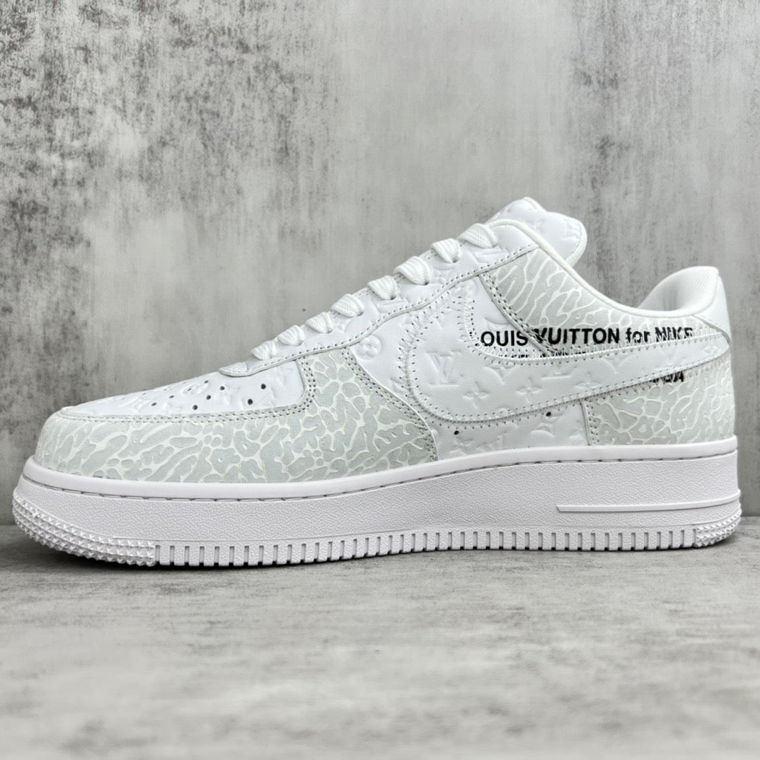 Low sneakers