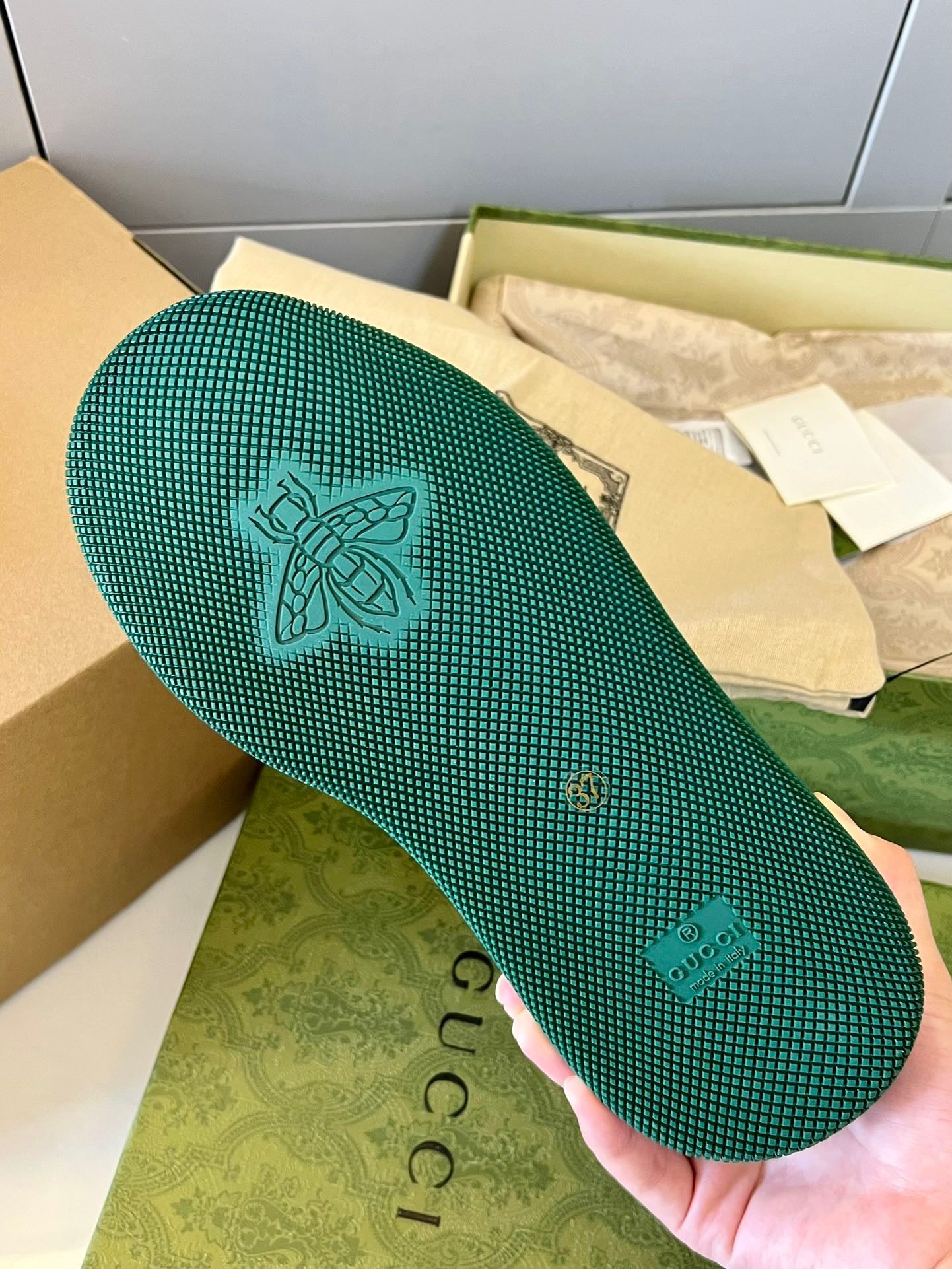 WOMEN'S SCREENER SNEAKER