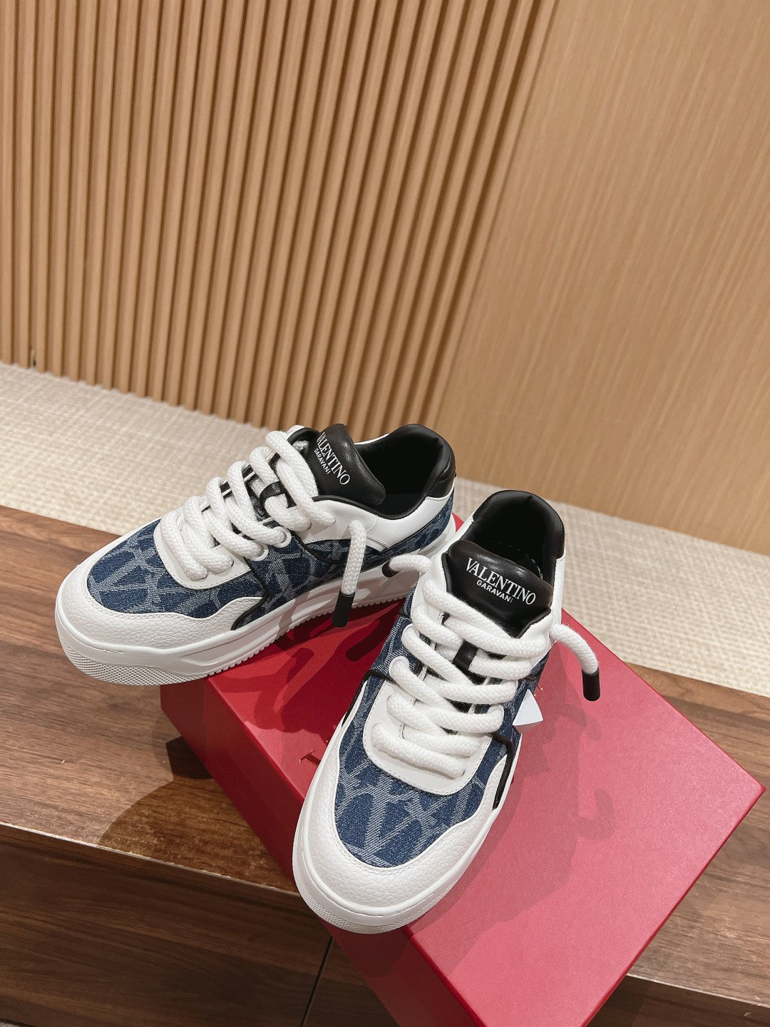 ONE STUD XL LOW-TOP SNEAKER IN NAPPA LEATHER AND TOILE ICONOGRAPHE FABRIC
