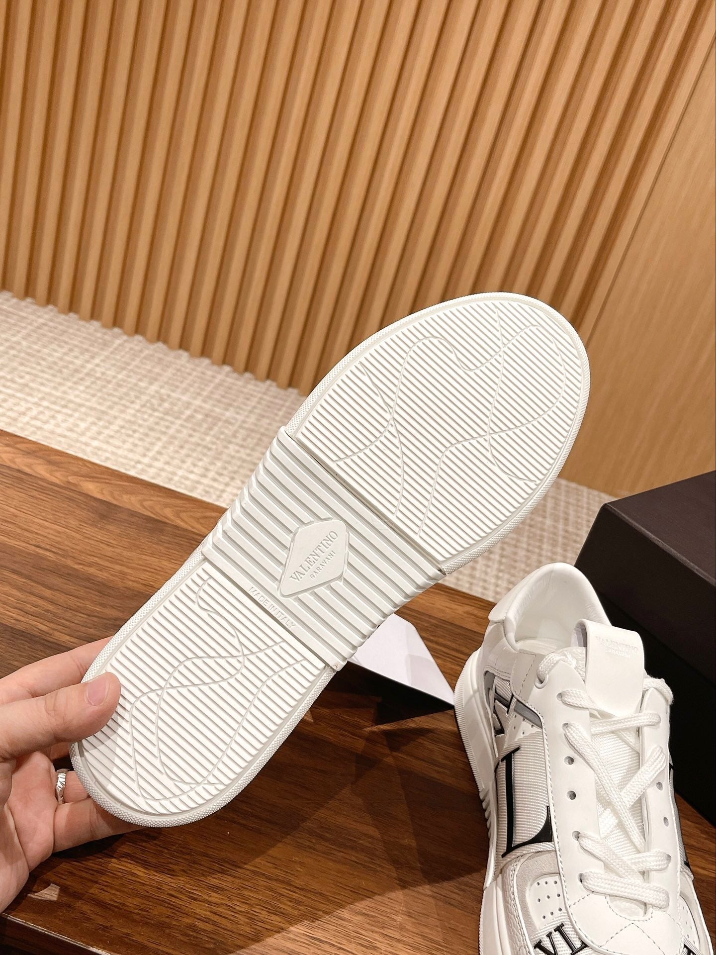 Garavani VL7N logo-print strap sneakers