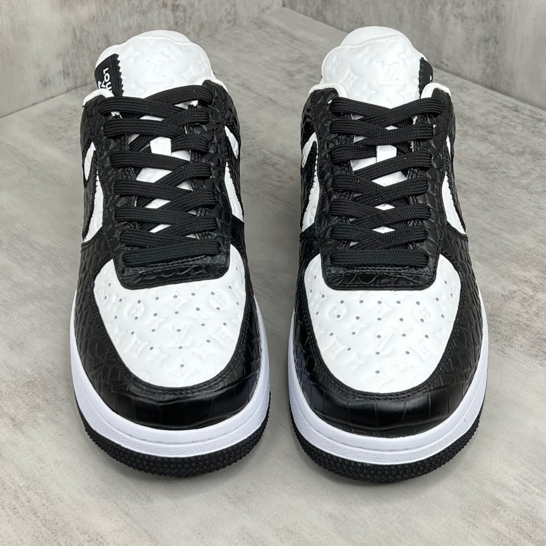 Low sneakers