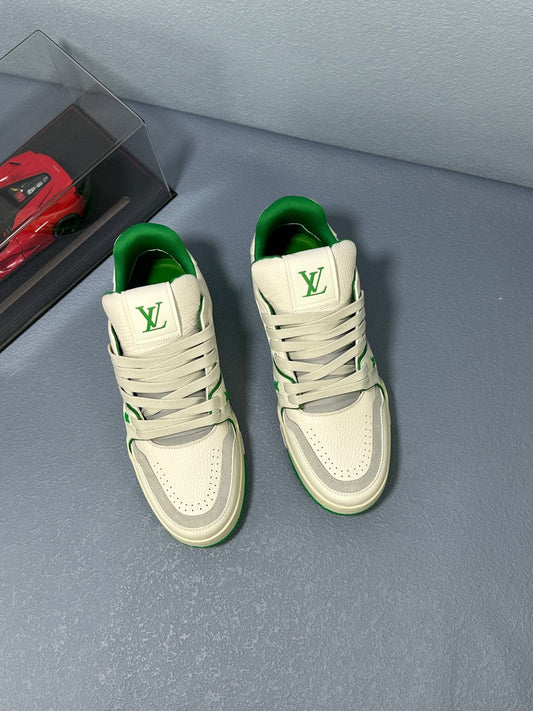 Sneaker