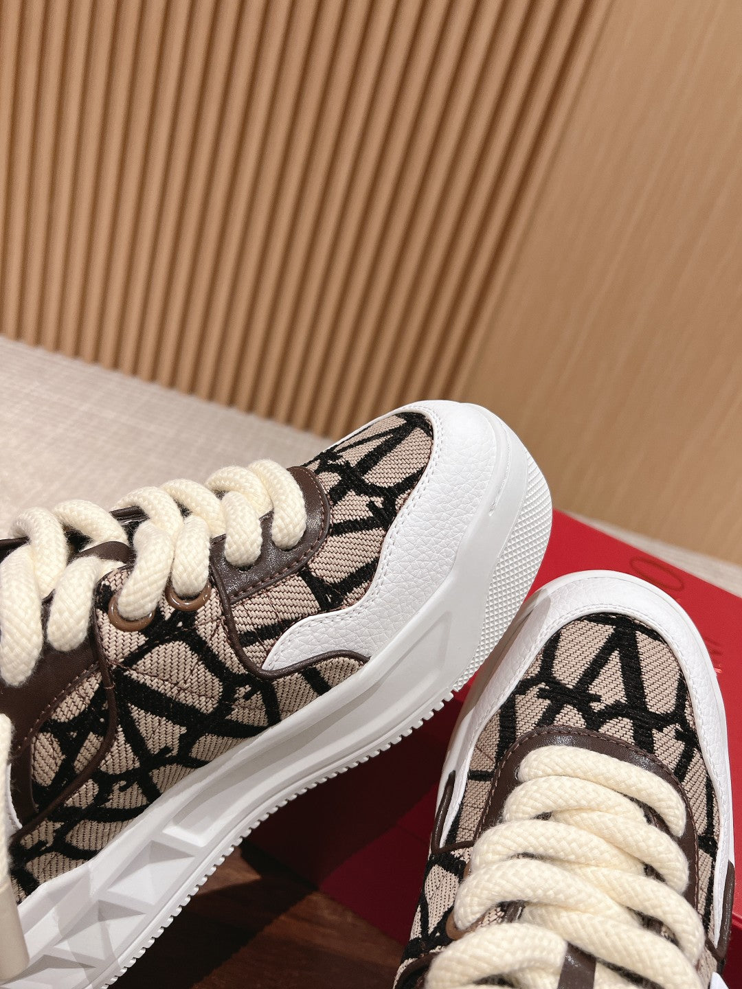 ONE STUD XL LOW-TOP SNEAKER IN NAPPA LEATHER AND TOILE ICONOGRAPHE FABRIC