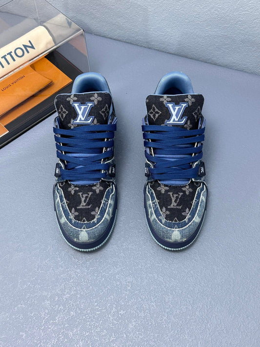 Sneaker