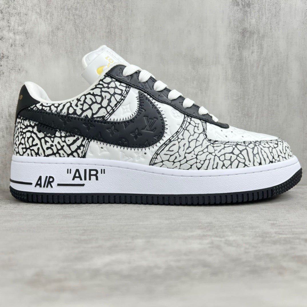 Low sneakers