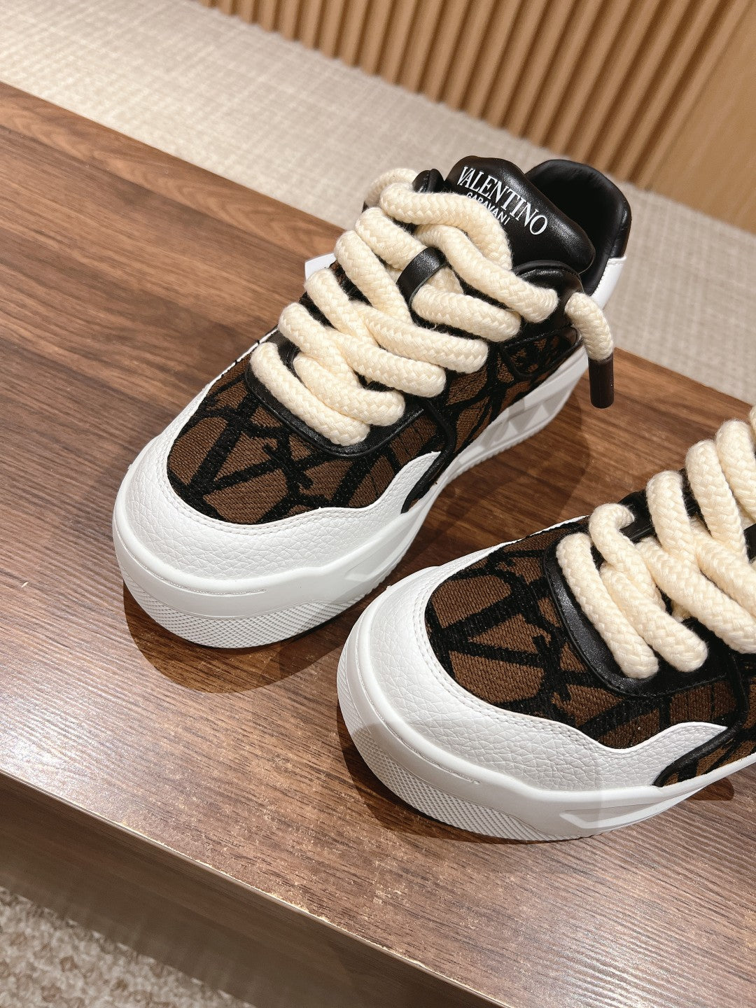 ONE STUD XL LOW-TOP SNEAKER IN NAPPA LEATHER AND TOILE ICONOGRAPHE FABRIC