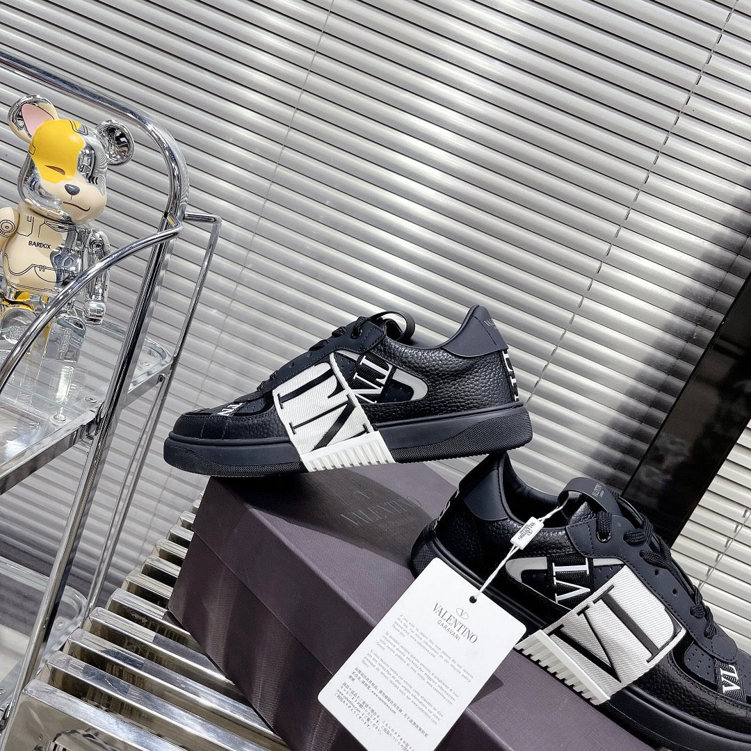 GaravaniVL7N logo-print strap sneakers