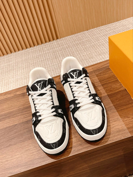 Trainer White Black