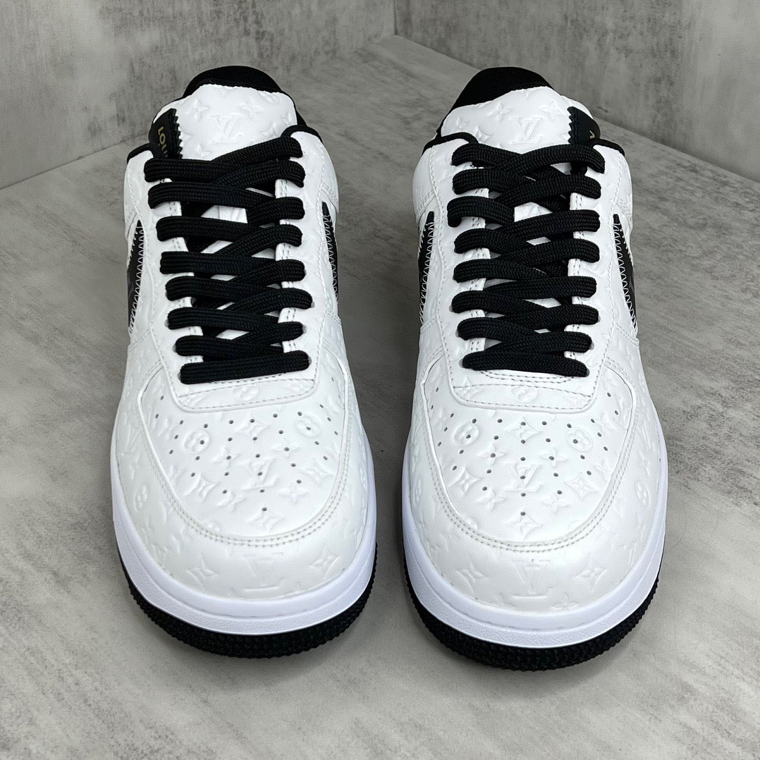 Low sneakers