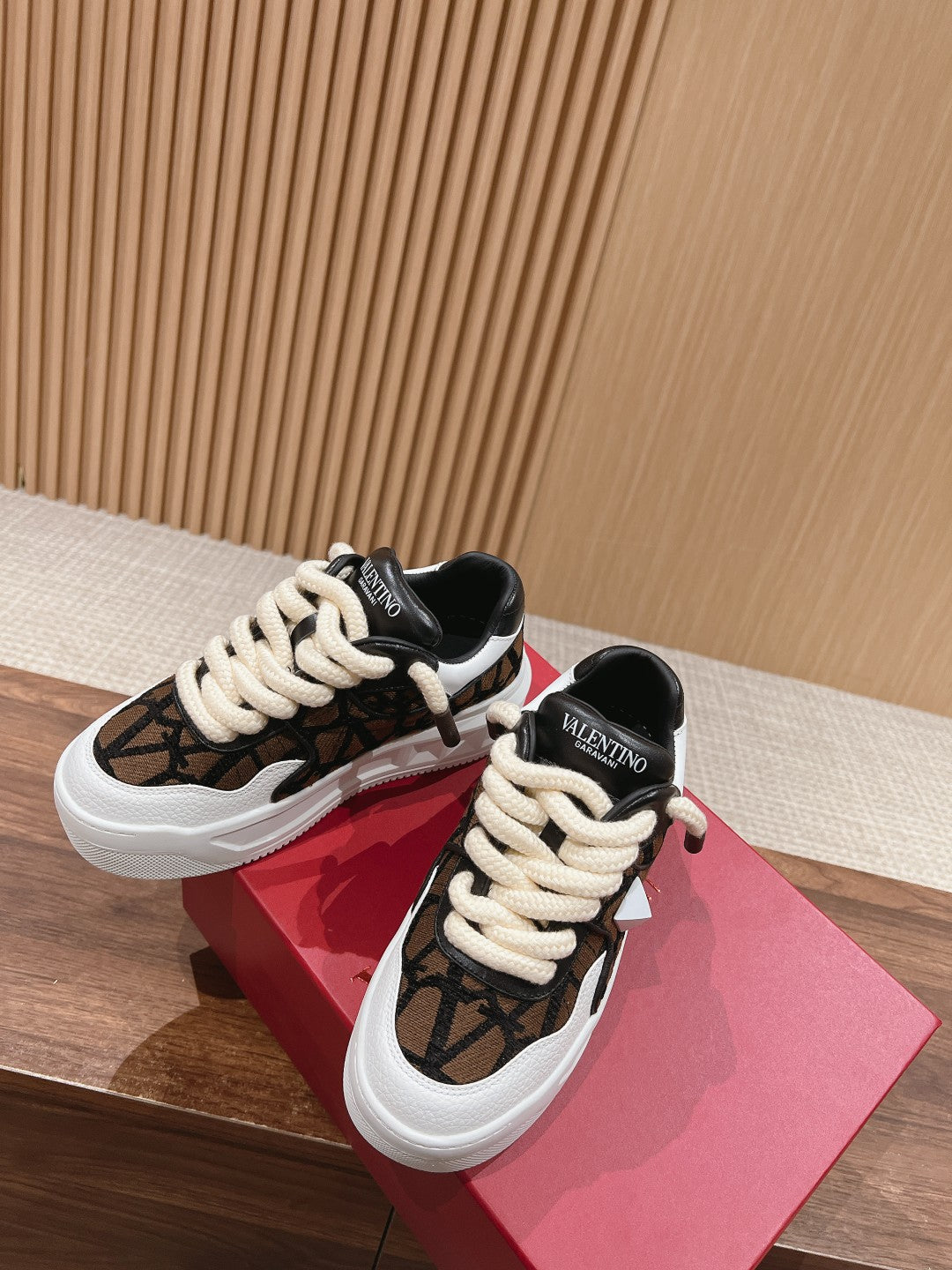ONE STUD XL LOW-TOP SNEAKER IN NAPPA LEATHER AND TOILE ICONOGRAPHE FABRIC